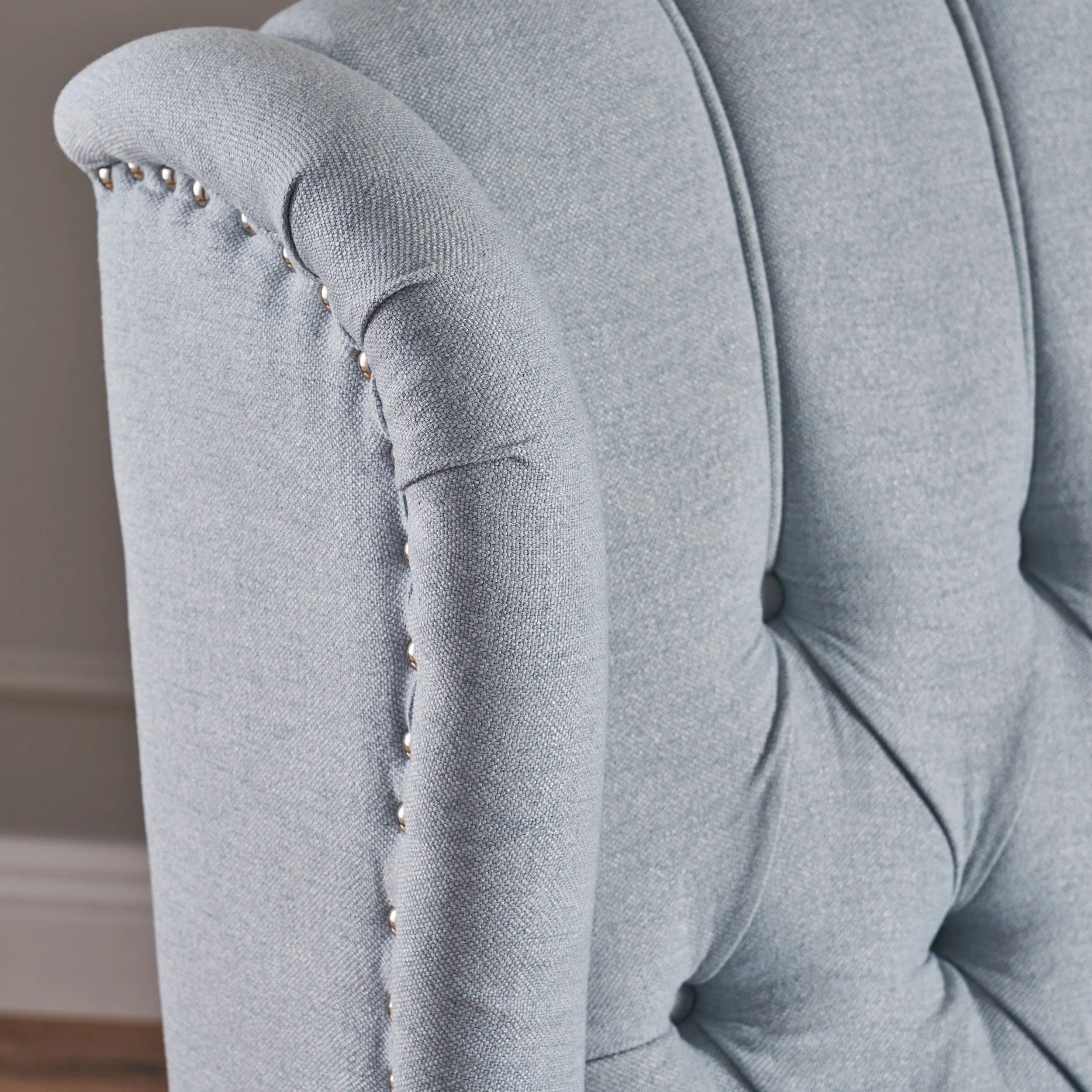 Elizabeth Tufted Back Recliner - furnishings