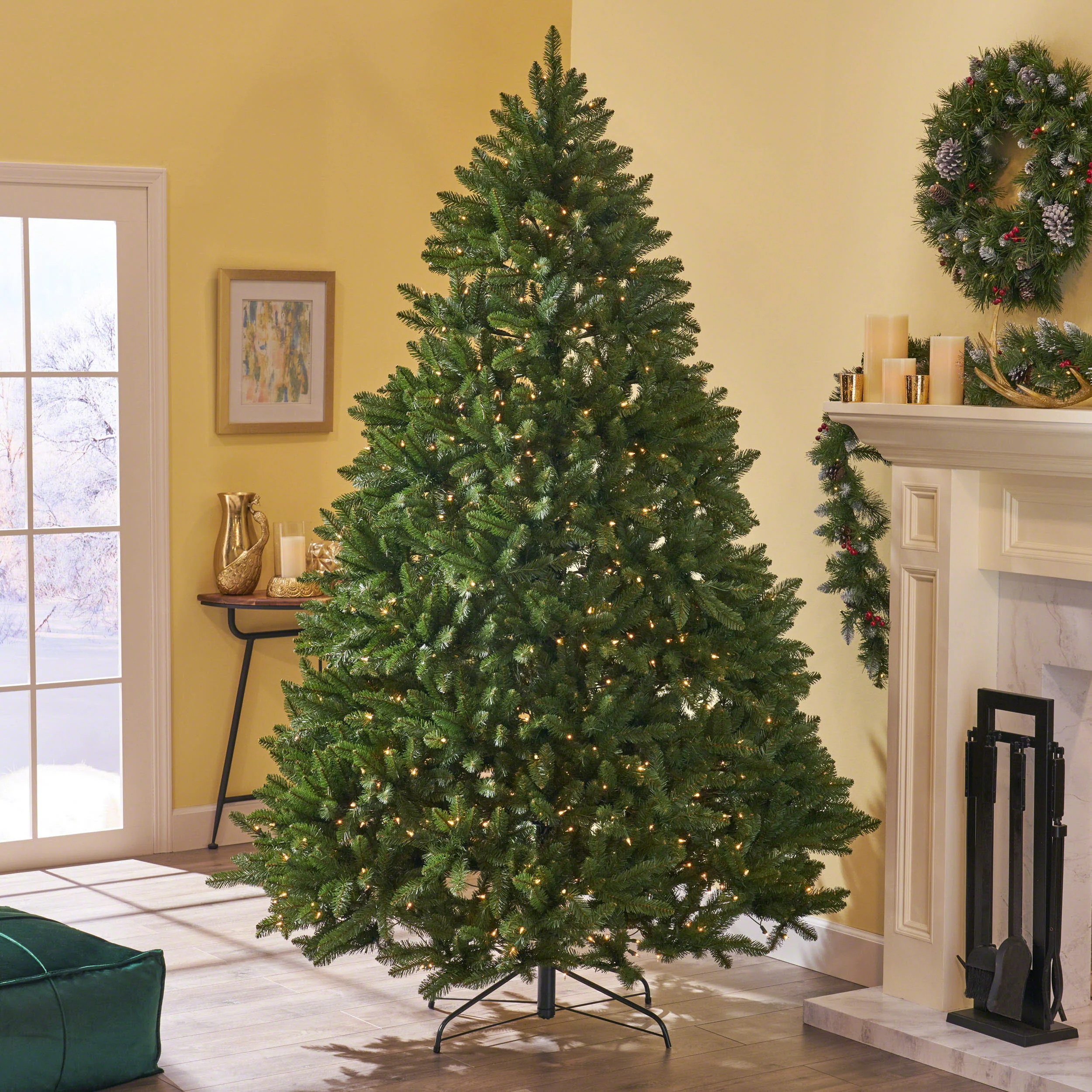 7.5-foot Norway Spruce Hinged Artificial Christmas Tree - furnishings