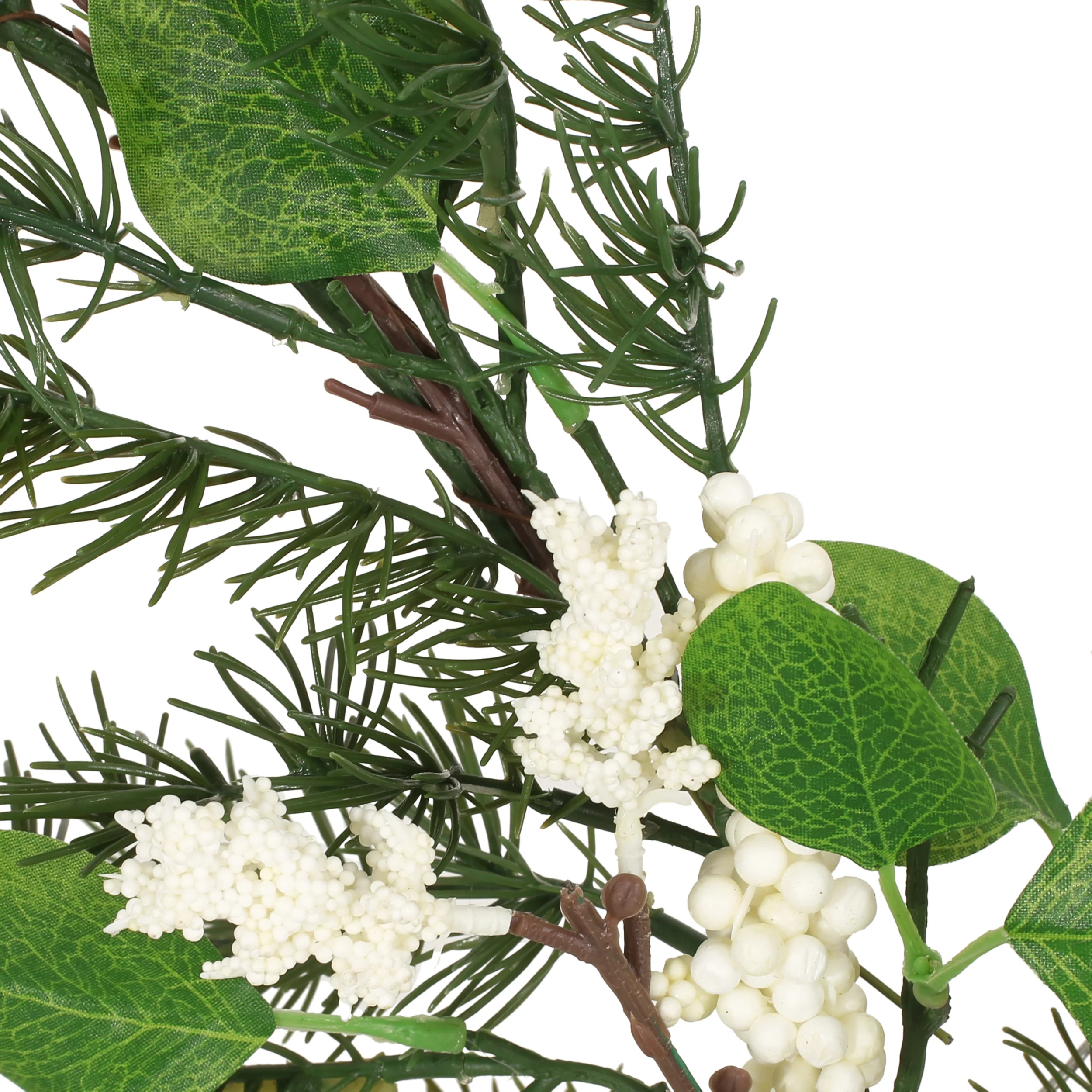 Loveren 5-foot Eucalyptus and Pine Artificial Garland with Berries - furnishings