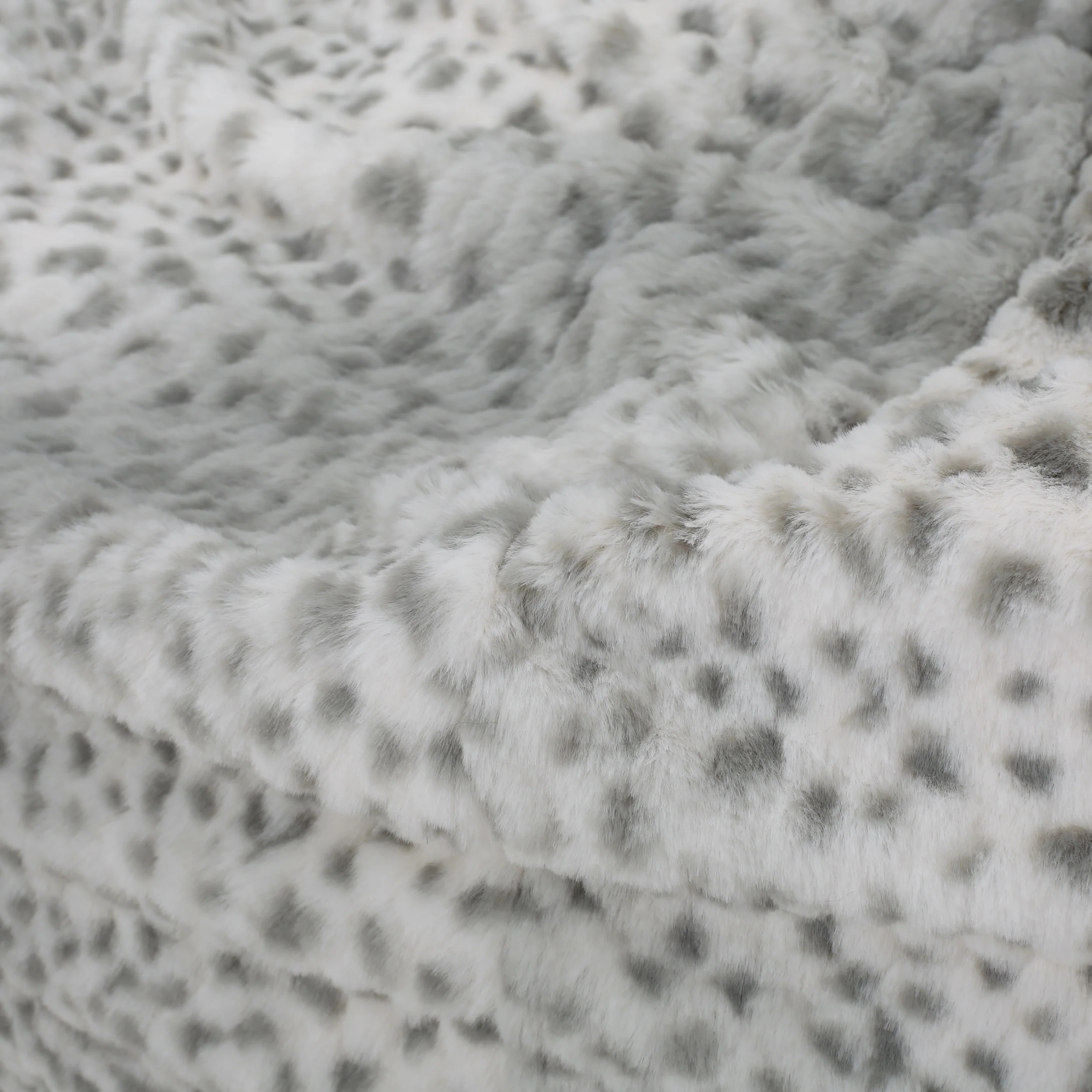 Edwardo Modern 3 Foot Faux Fur Bean Bag (Cover Only) - furnishings