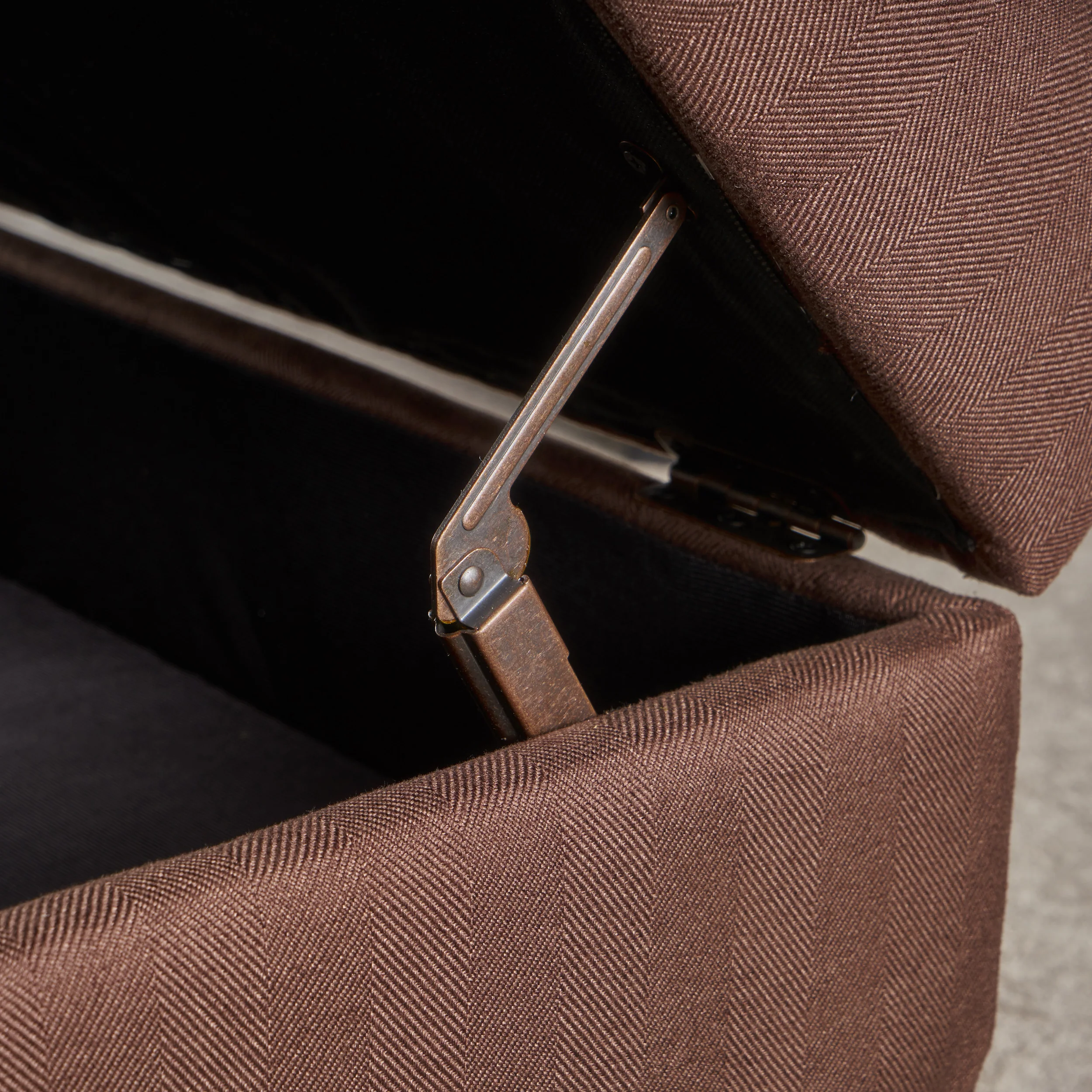 Zahra Contemporary Tufted Fabric Storage Ottoman - furnishings