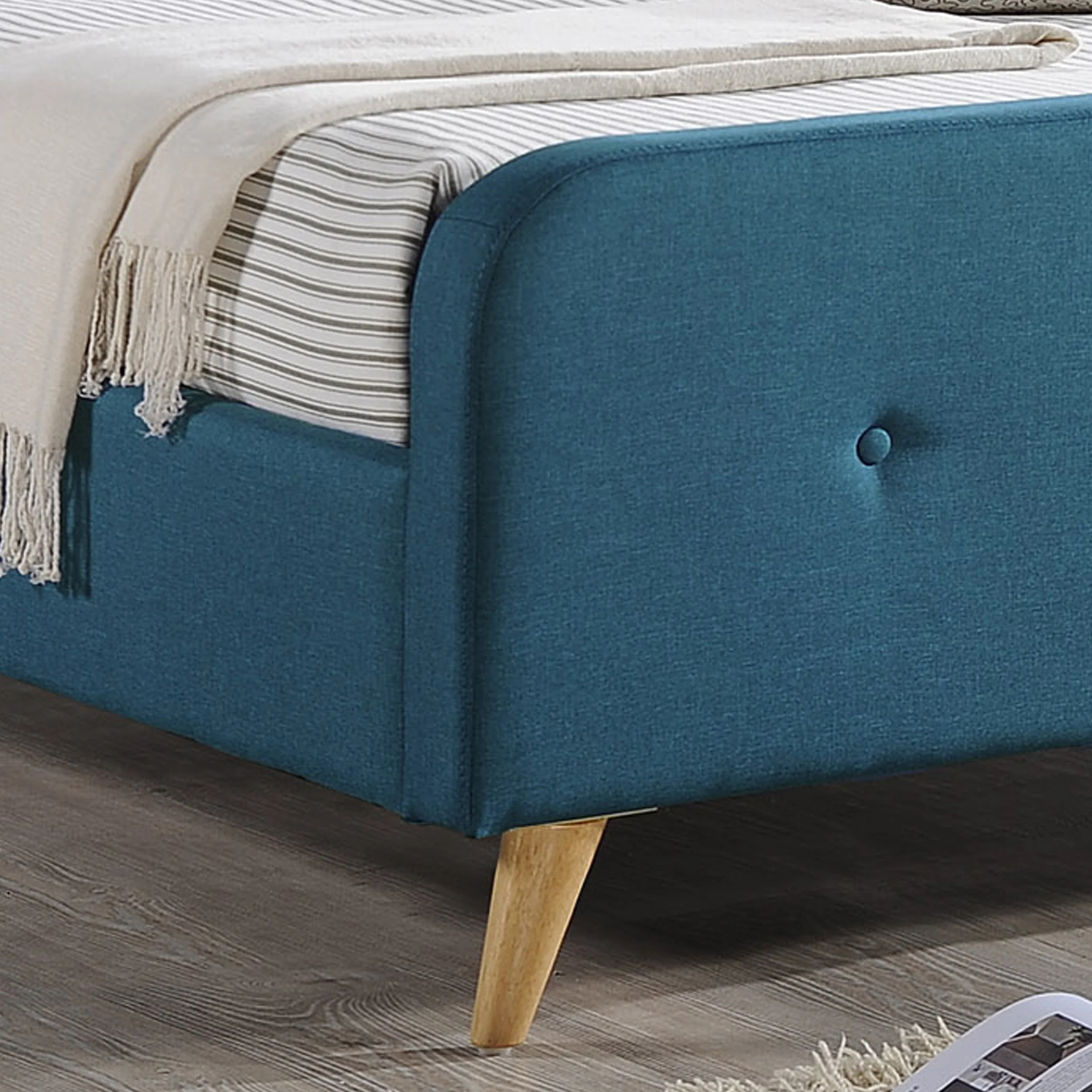 Hirver Modern Glam Button-Tufted Queen Velvet Bed Frame with Splayed Legs - furnishings