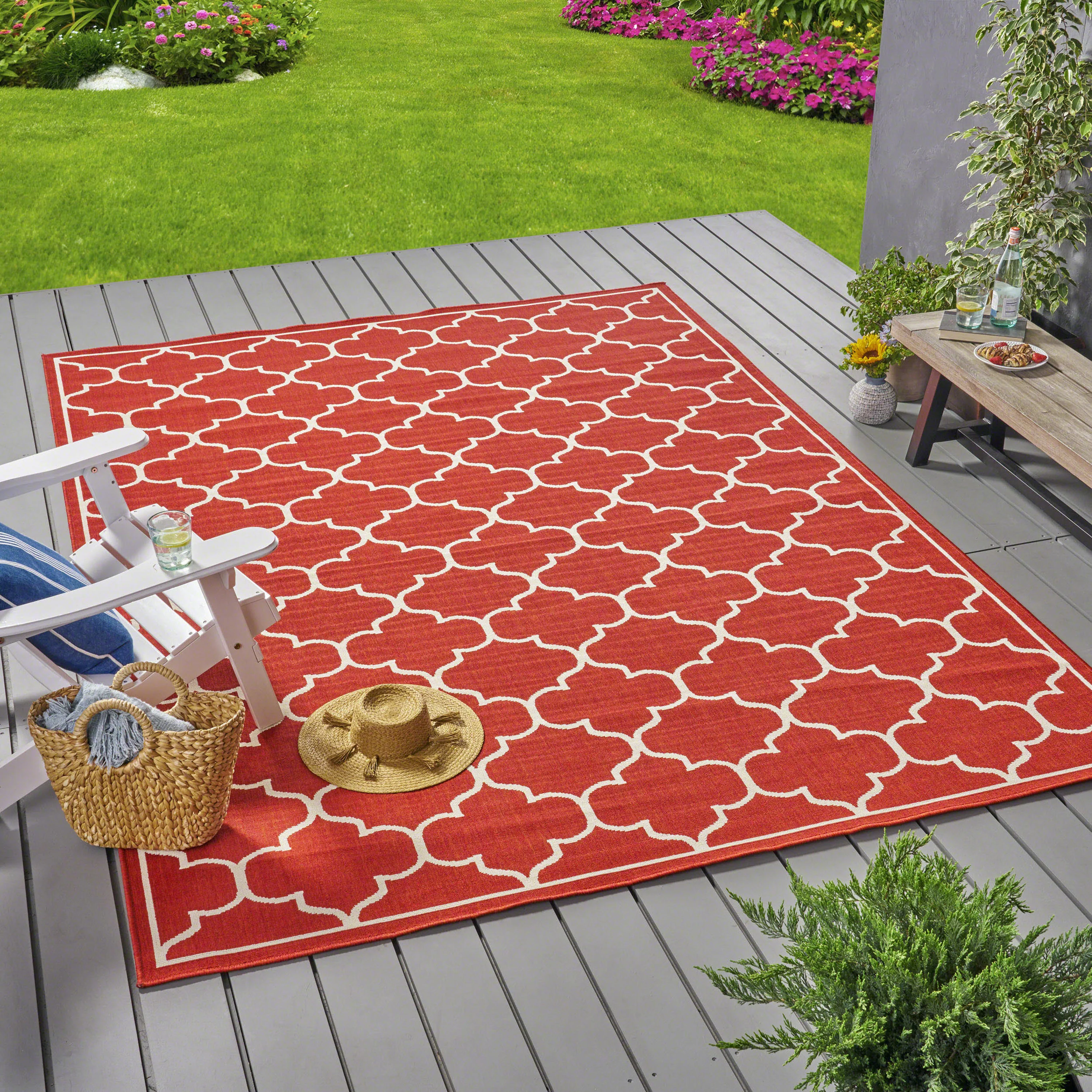 Ferncliffe Indoor/Outdoor Geometric Area Rug, Red and Ivory - furnishings