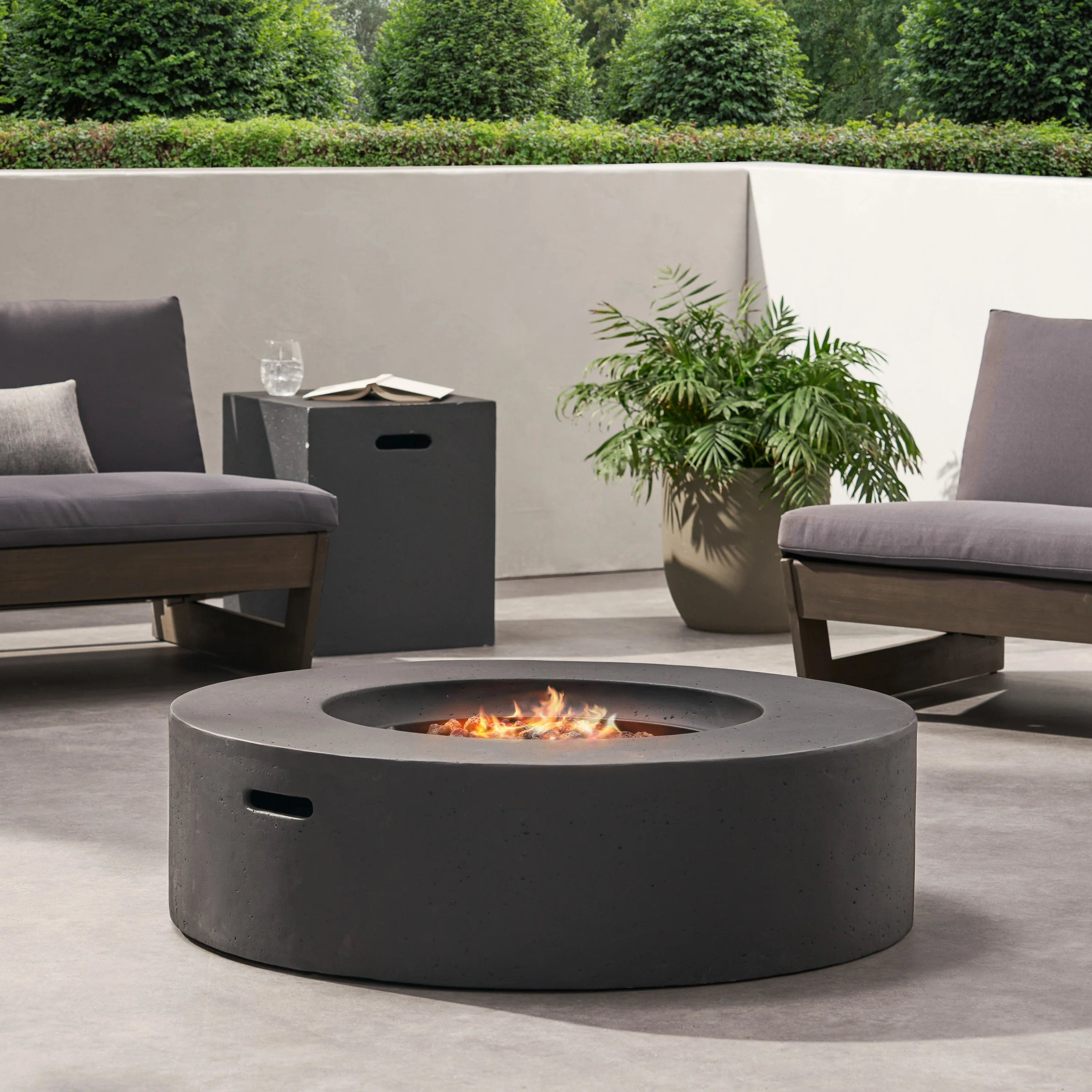 Hearth Circular 50K BTU Outdoor Gas Fire Pit Table with Tank Holder - furnishings