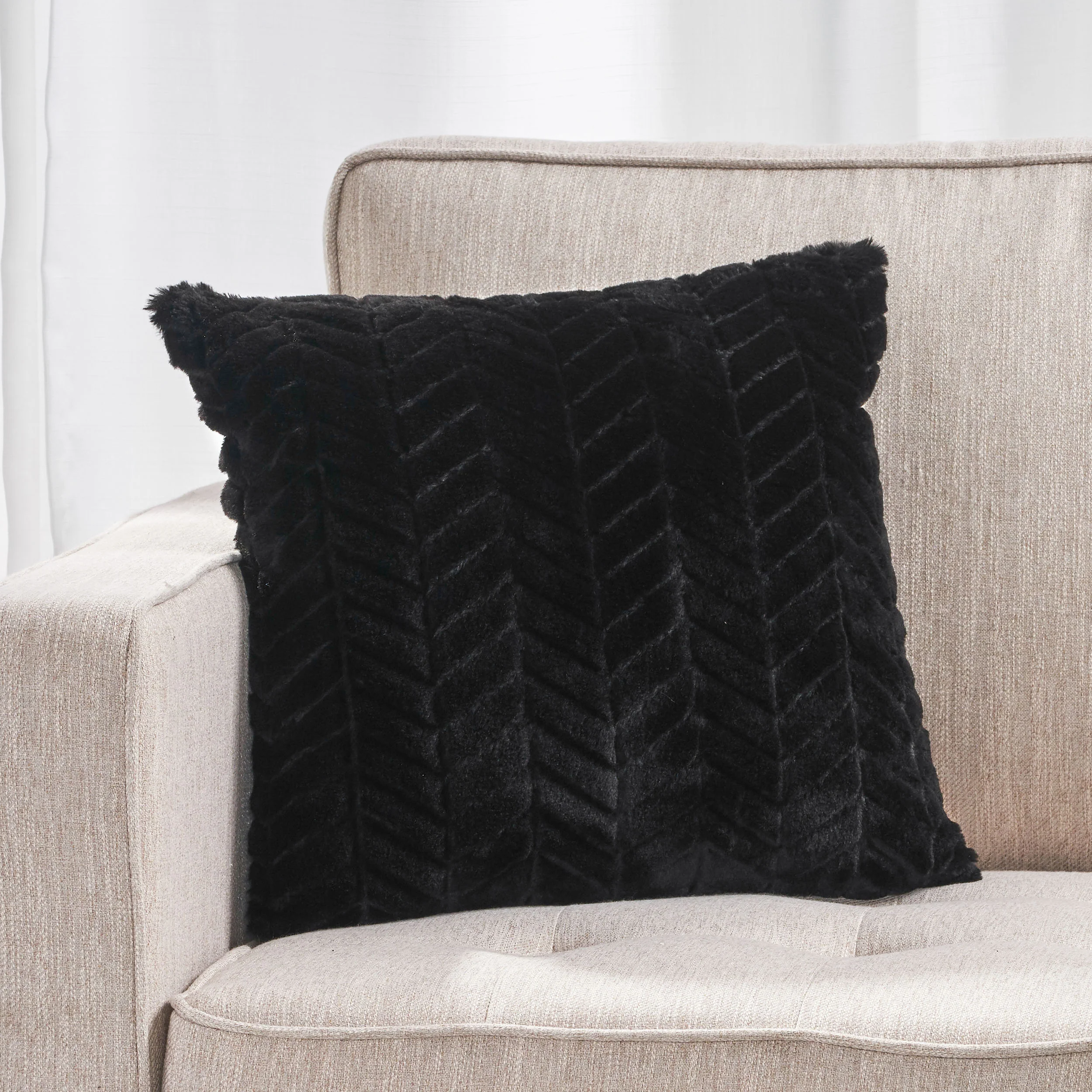 Ellison Modern Glam Faux Fur Throw Pillow - furnishings