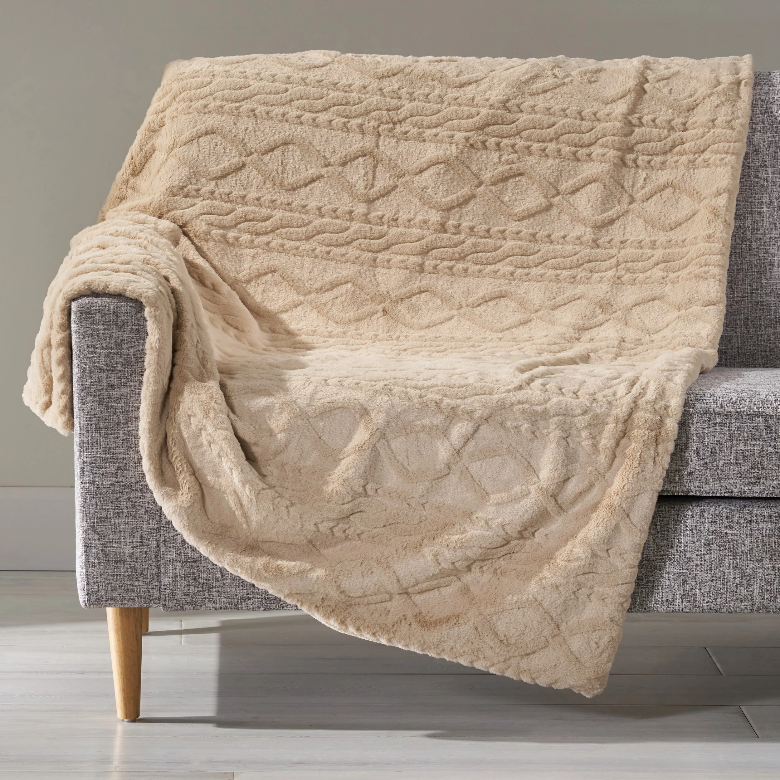 Alric Faux Fur Throw Blanket - furnishings