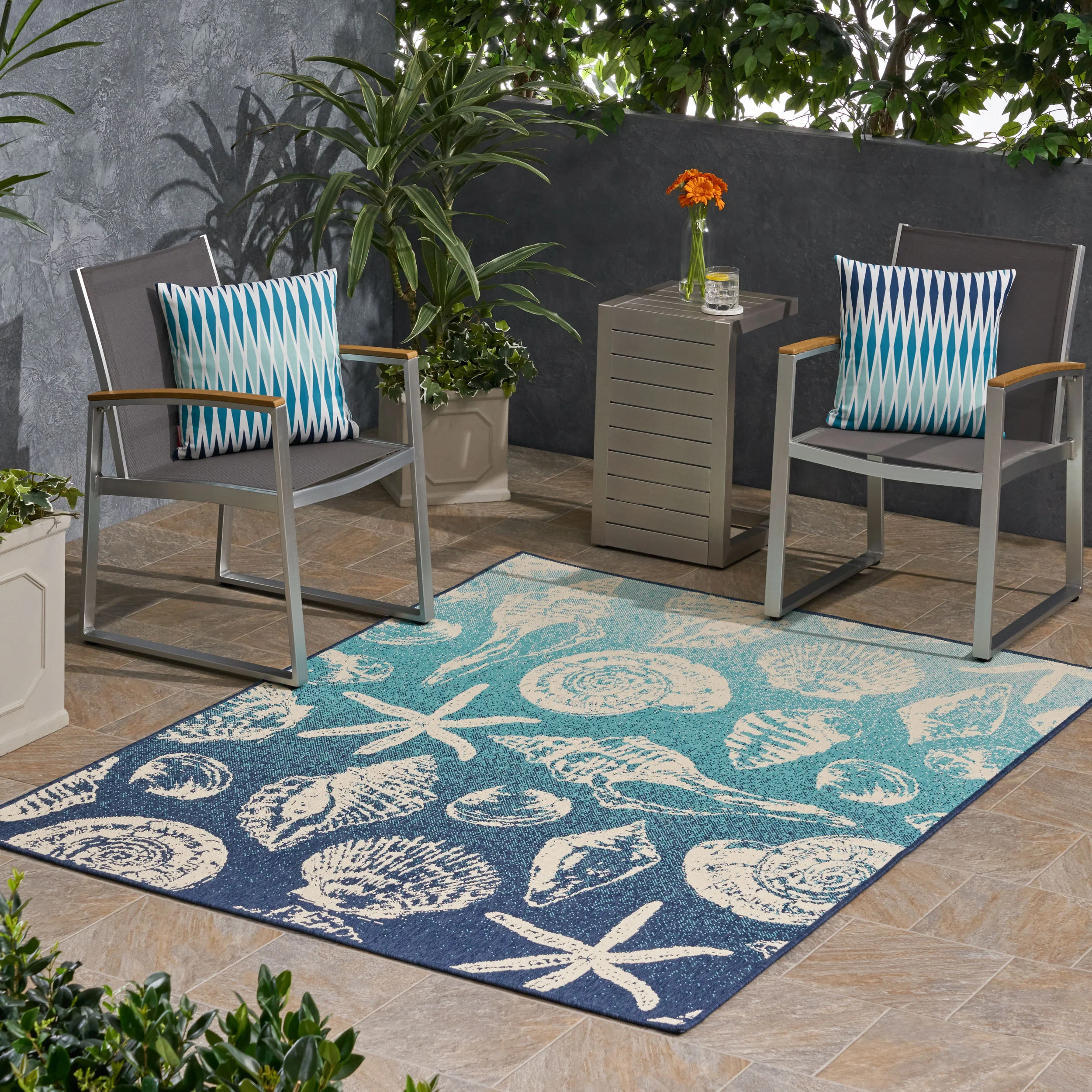 Yvette Breeze Outdoor Ombre Area Rug, Blue and Ivory - furnishings
