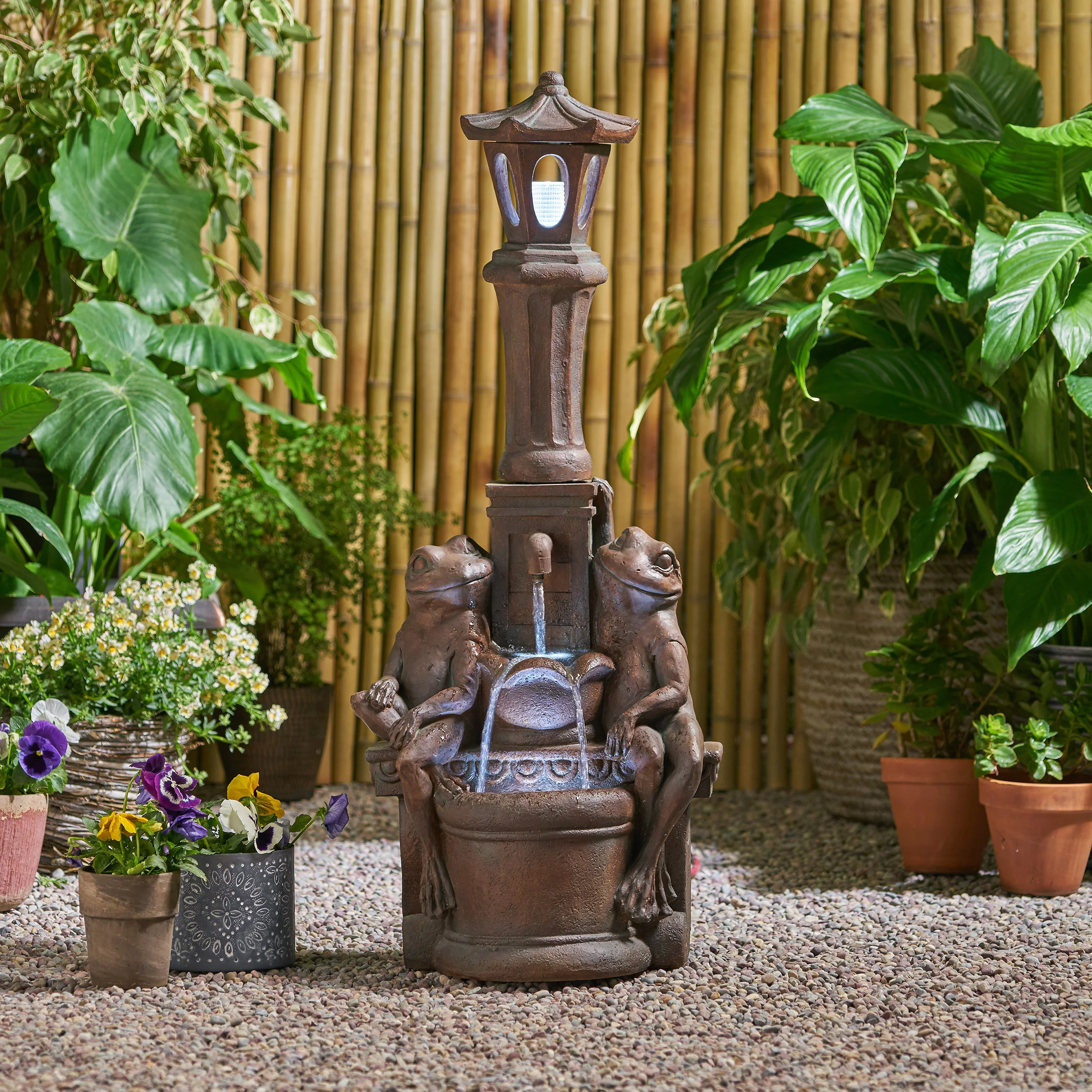 Nasir Sapos Fountain - furnishings