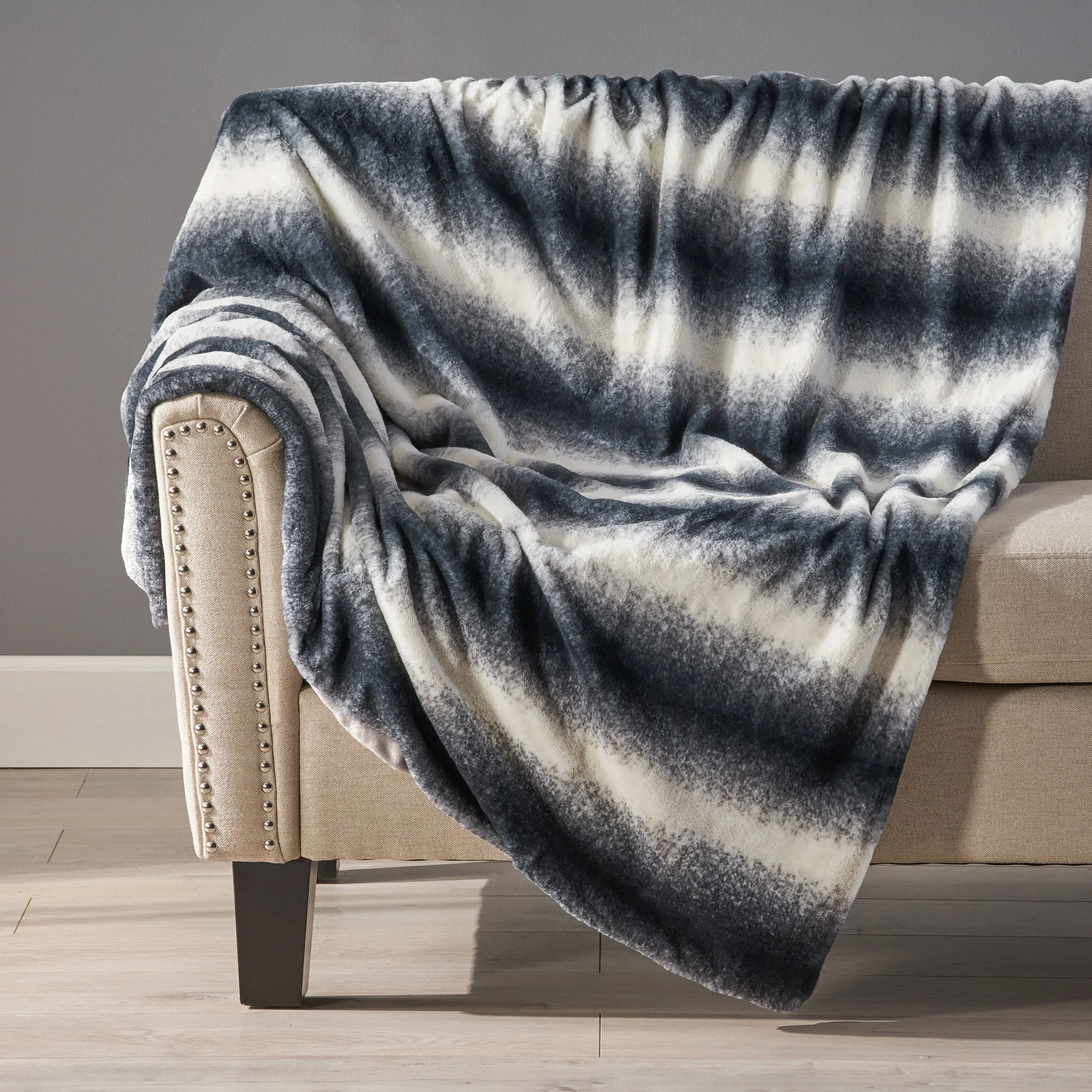 Tuscan Glam Fuzzy Fabric Throw Blanket - furnishings