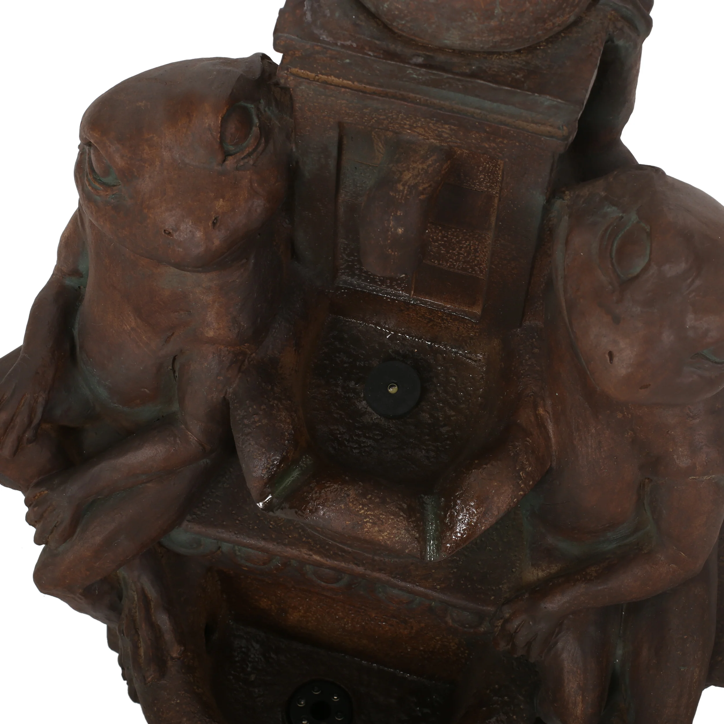 Nasir Sapos Fountain - furnishings