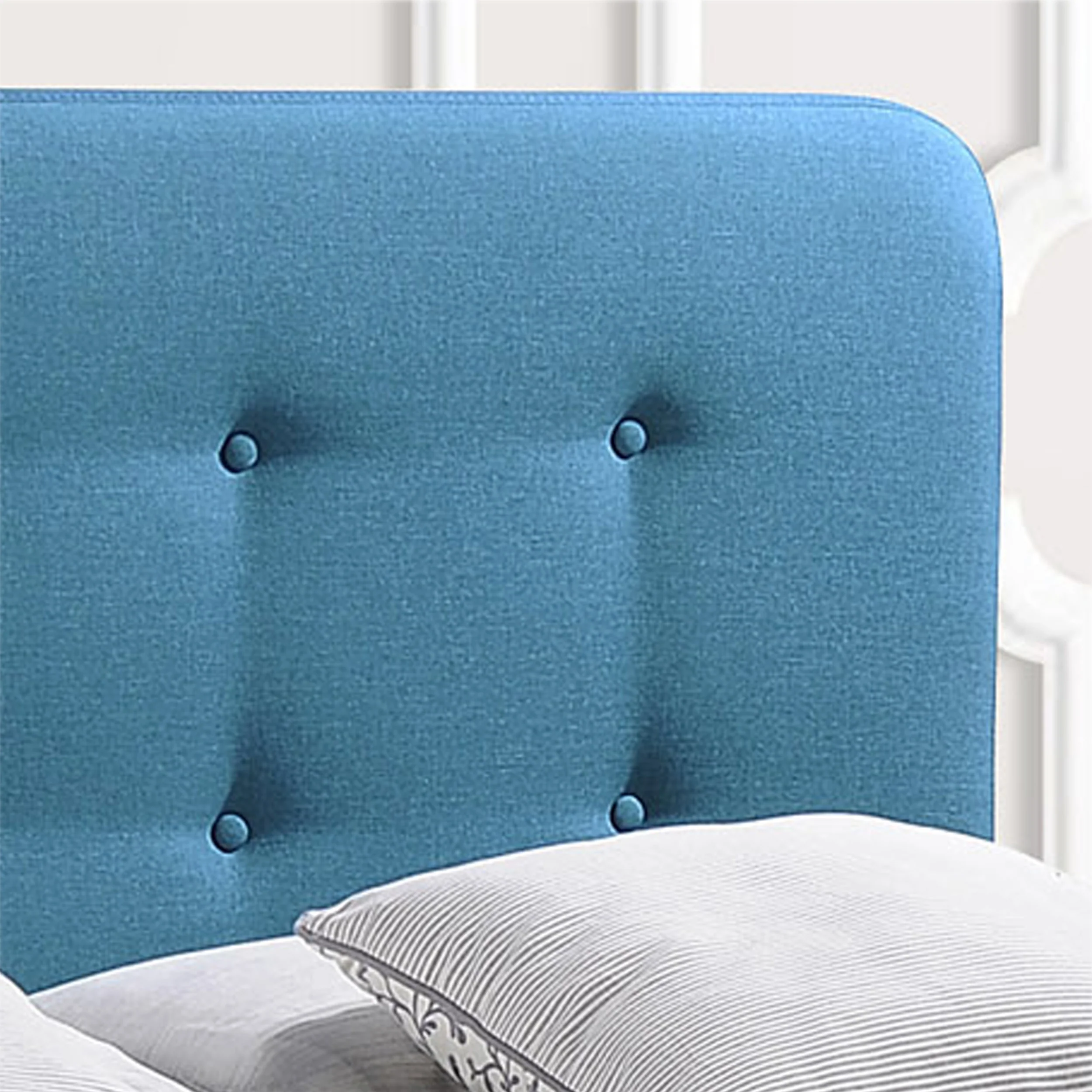 Hirver Modern Glam Button-Tufted Queen Velvet Bed Frame with Splayed Legs - furnishings