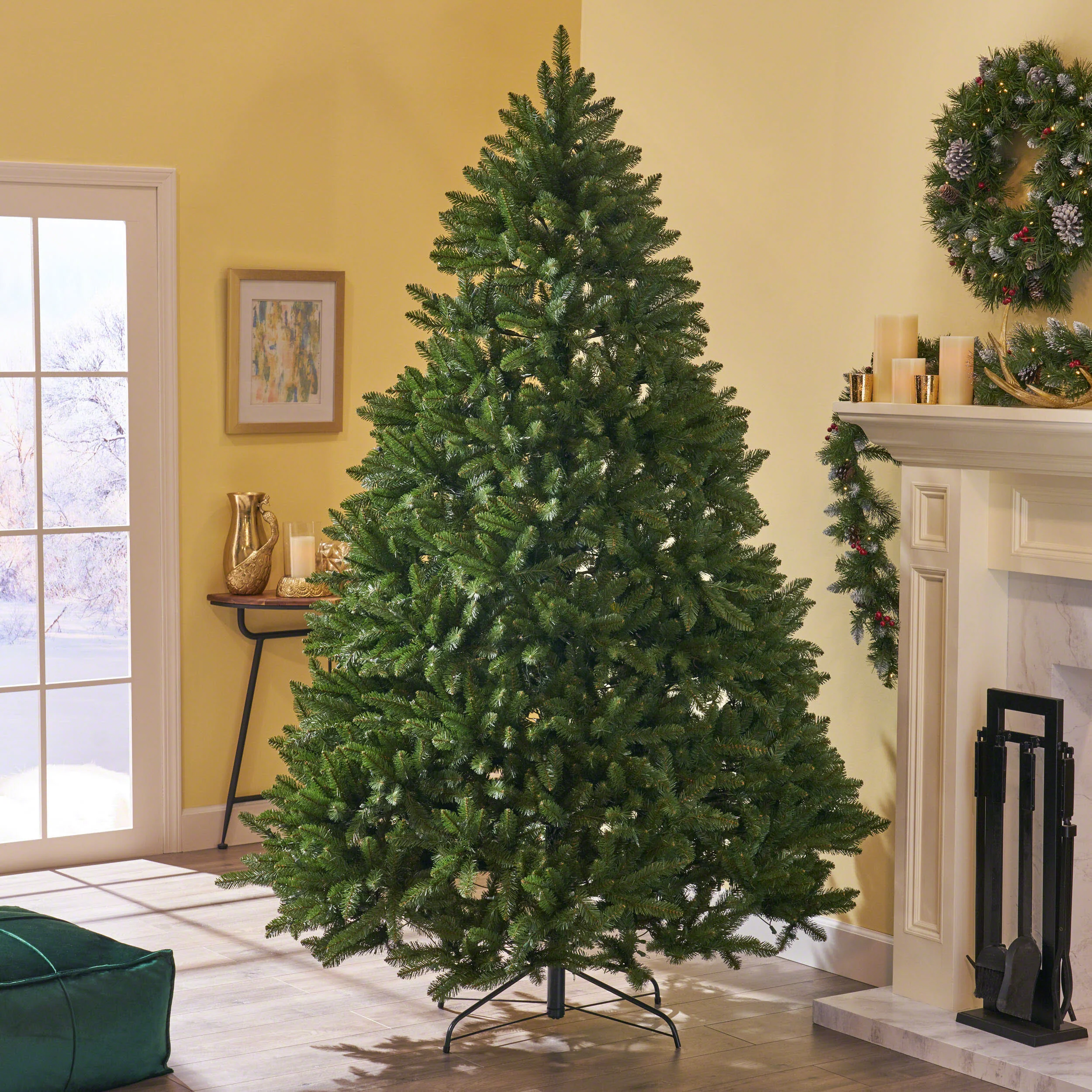 7.5-foot Norway Spruce Hinged Artificial Christmas Tree - furnishings