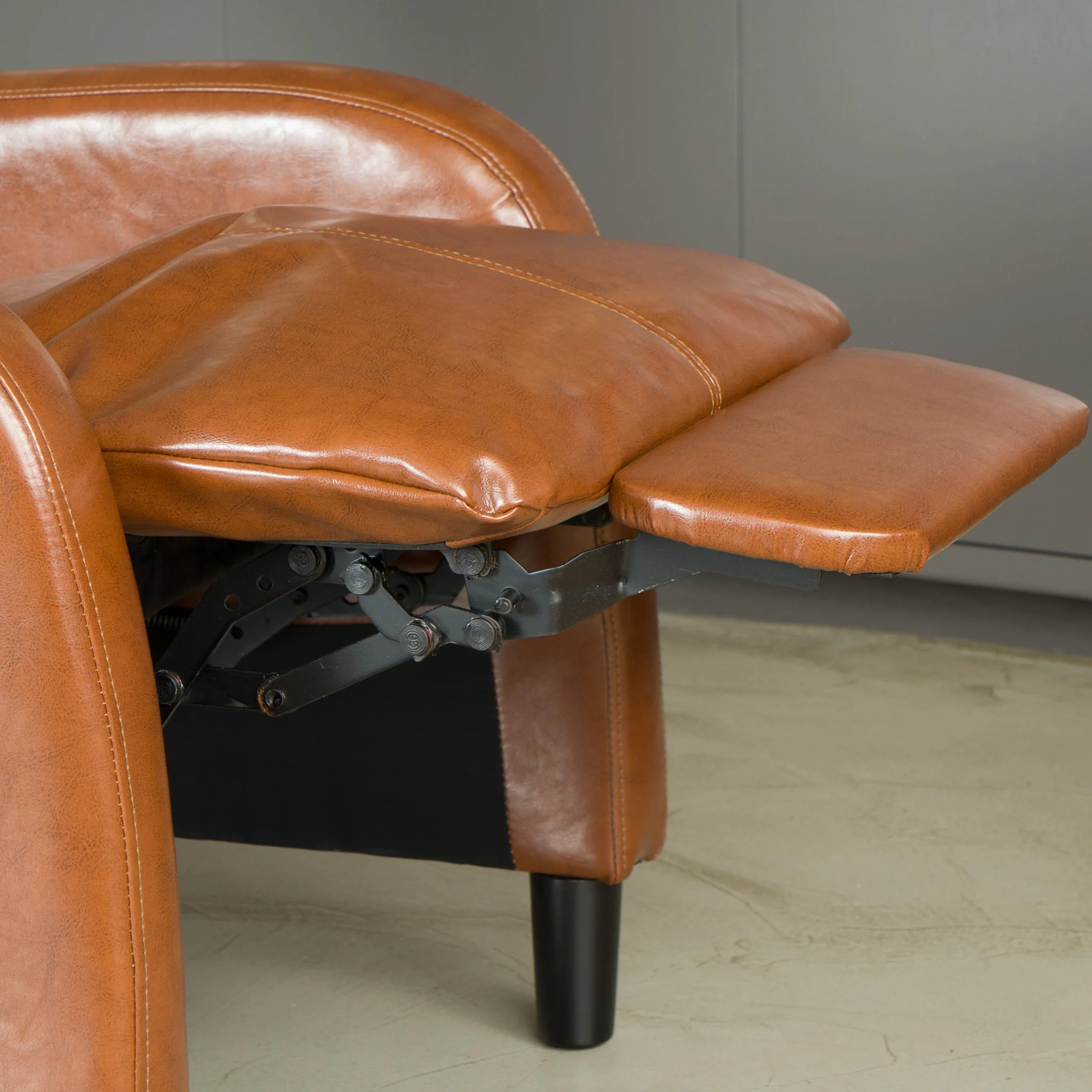Trenton Leather Recliner - furnishings