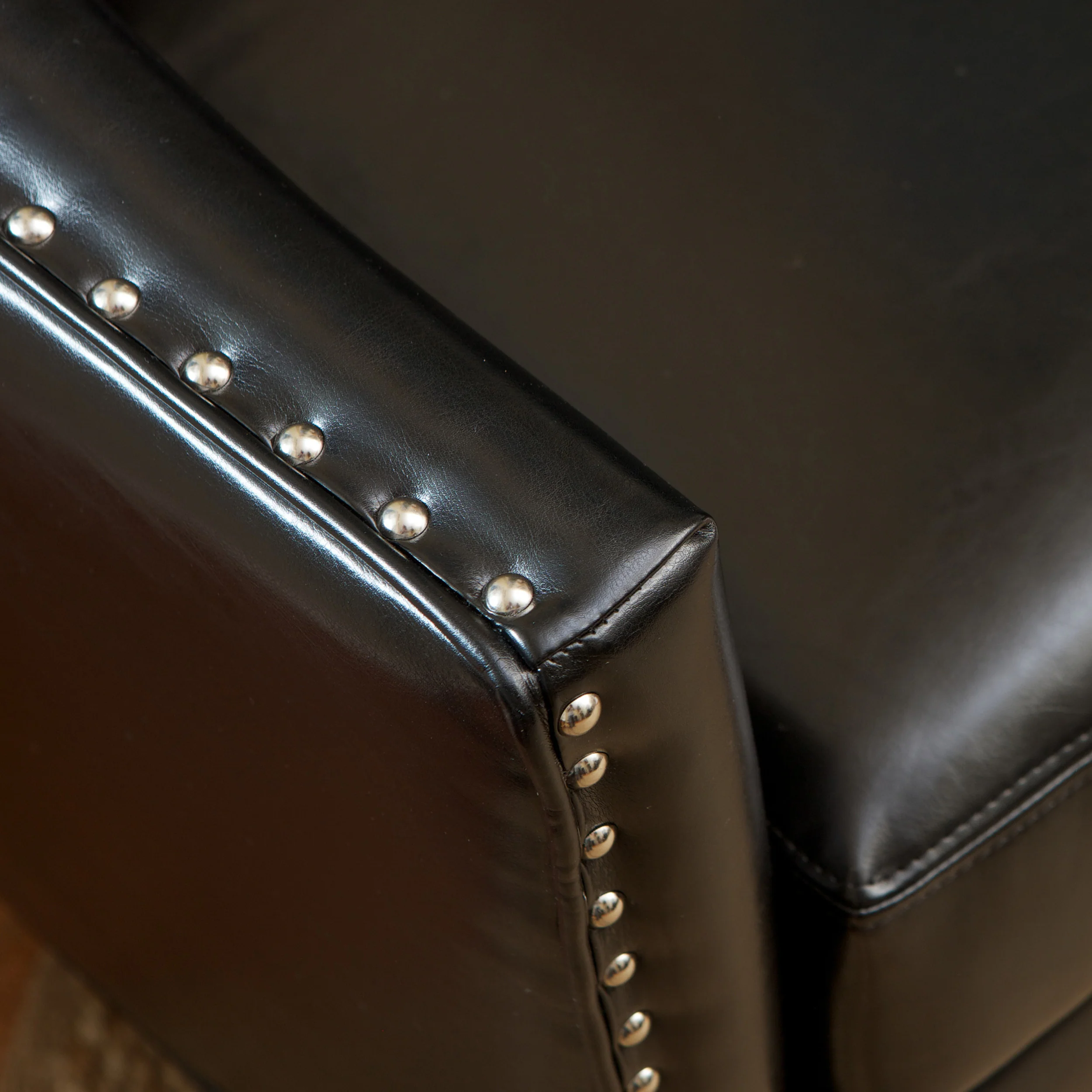 Carlton Mid Century Tub Style Club Chair - furnishings