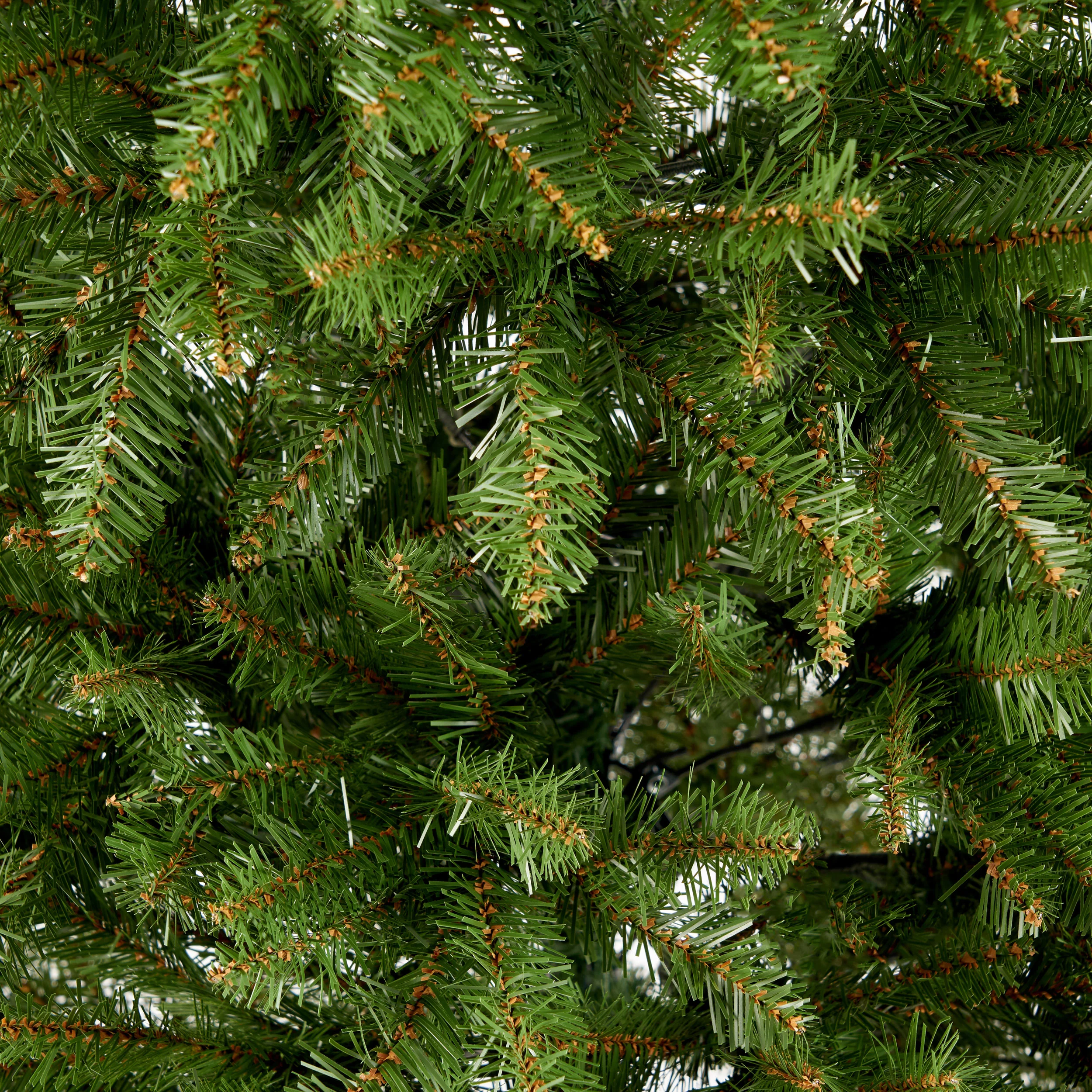 4.5-foot Fraser Fir Hinged Artificial Christmas Tree - furnishings
