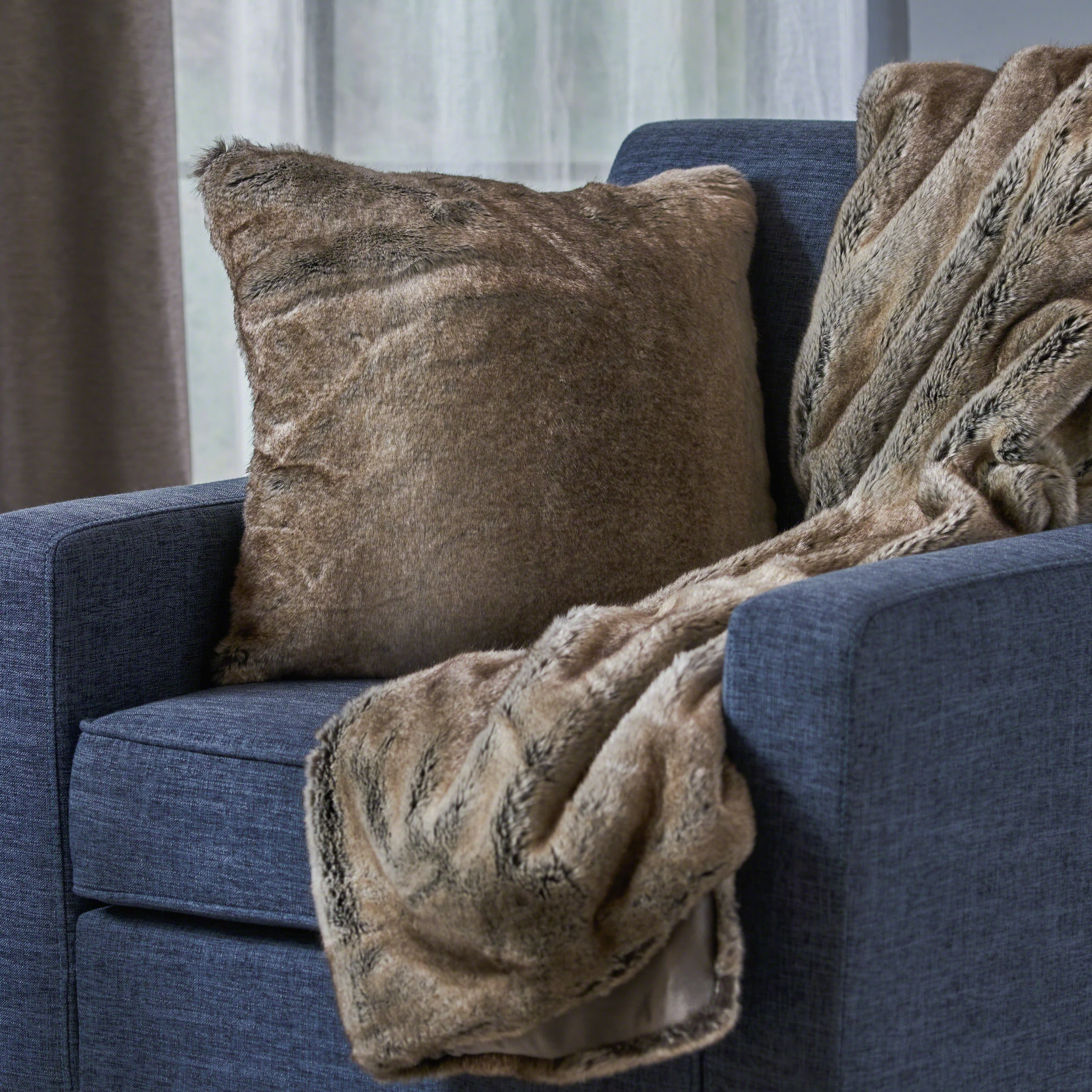 Trepida Faux Fur Pillow and Throw Blanket Combo (Set of 2) - furnishings