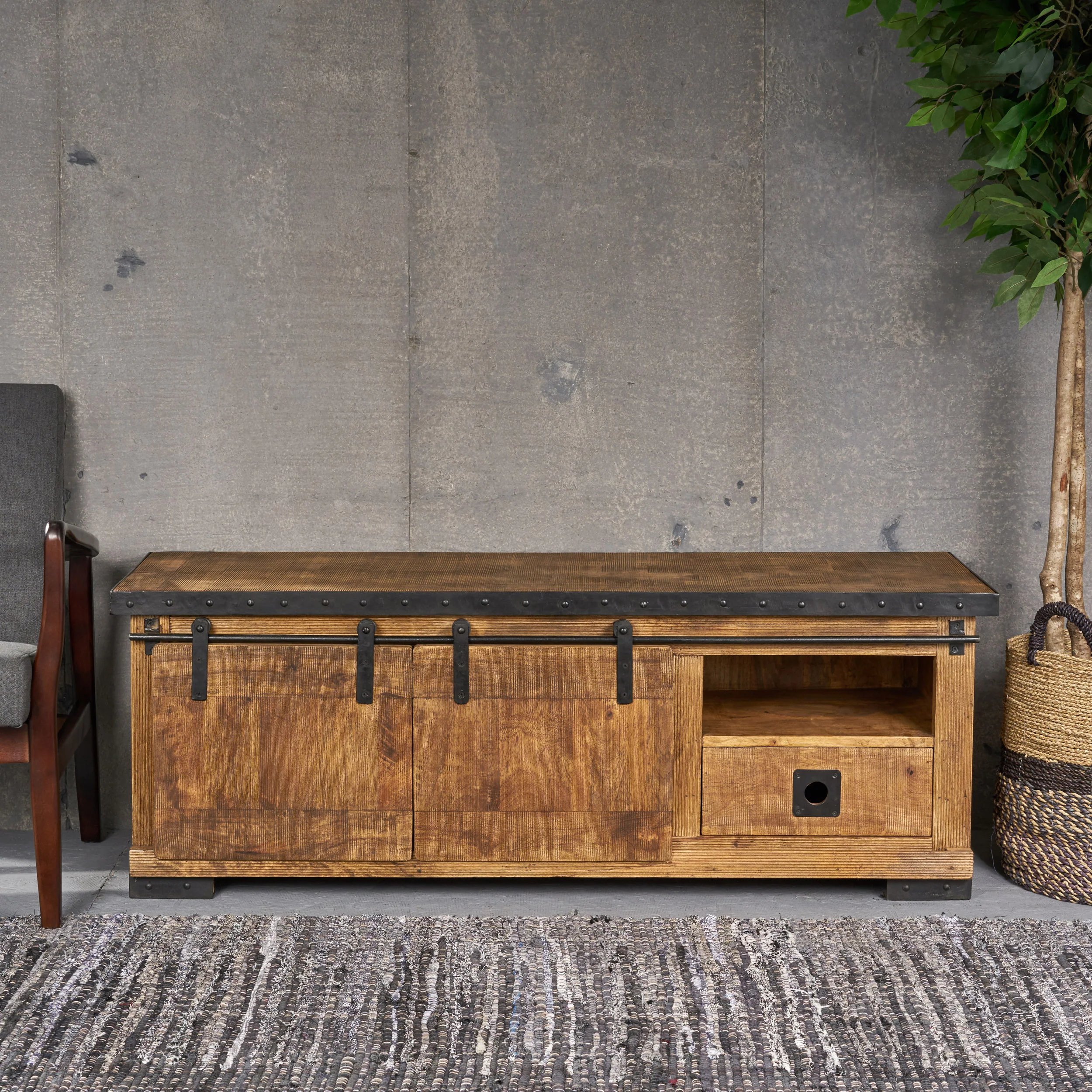 Madge Farmhouse Wood'n'Metal Drawers & Shelves TV Stand - furnishings