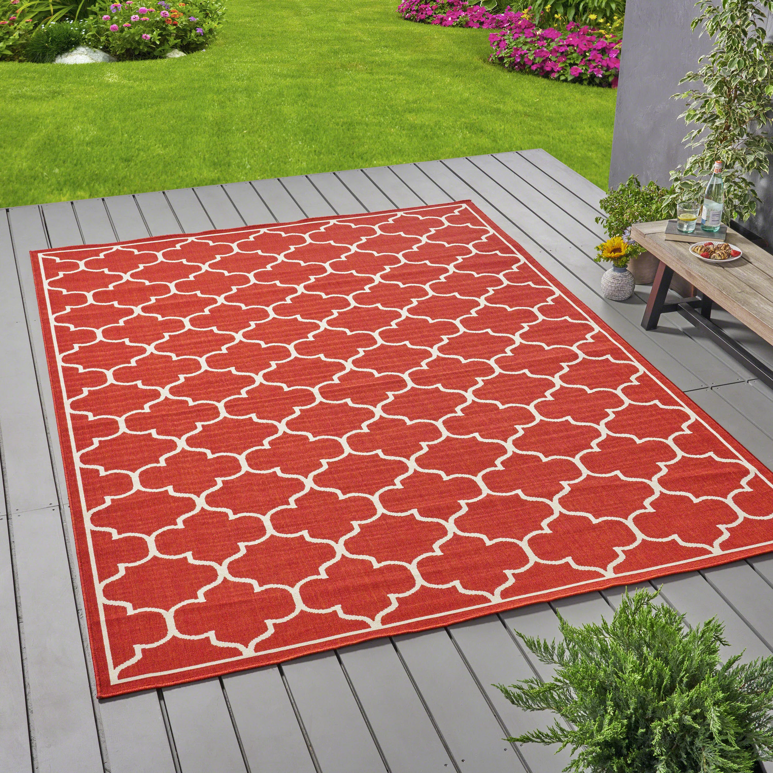 Ferncliffe Indoor/Outdoor Geometric Area Rug, Red and Ivory - furnishings