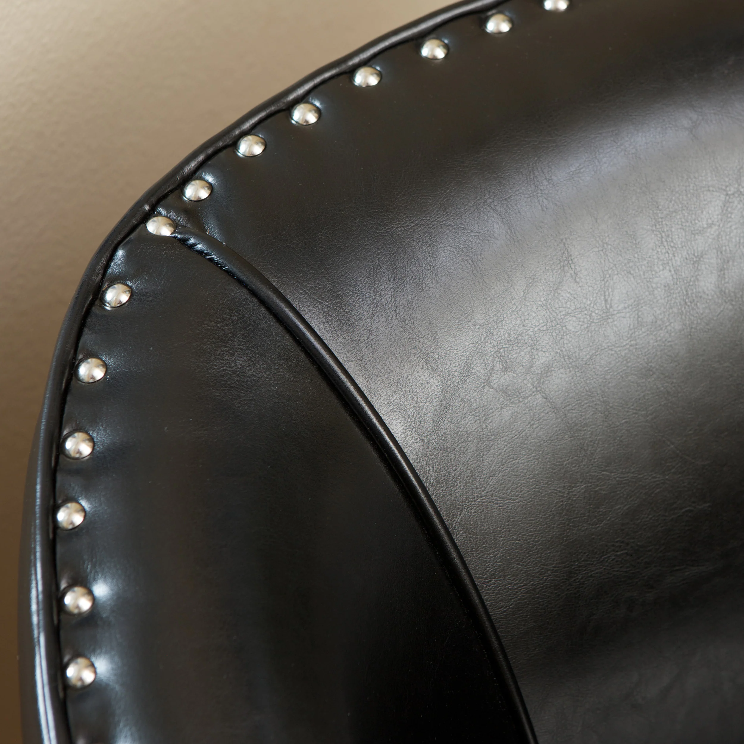 Carlton Mid Century Tub Style Club Chair - furnishings