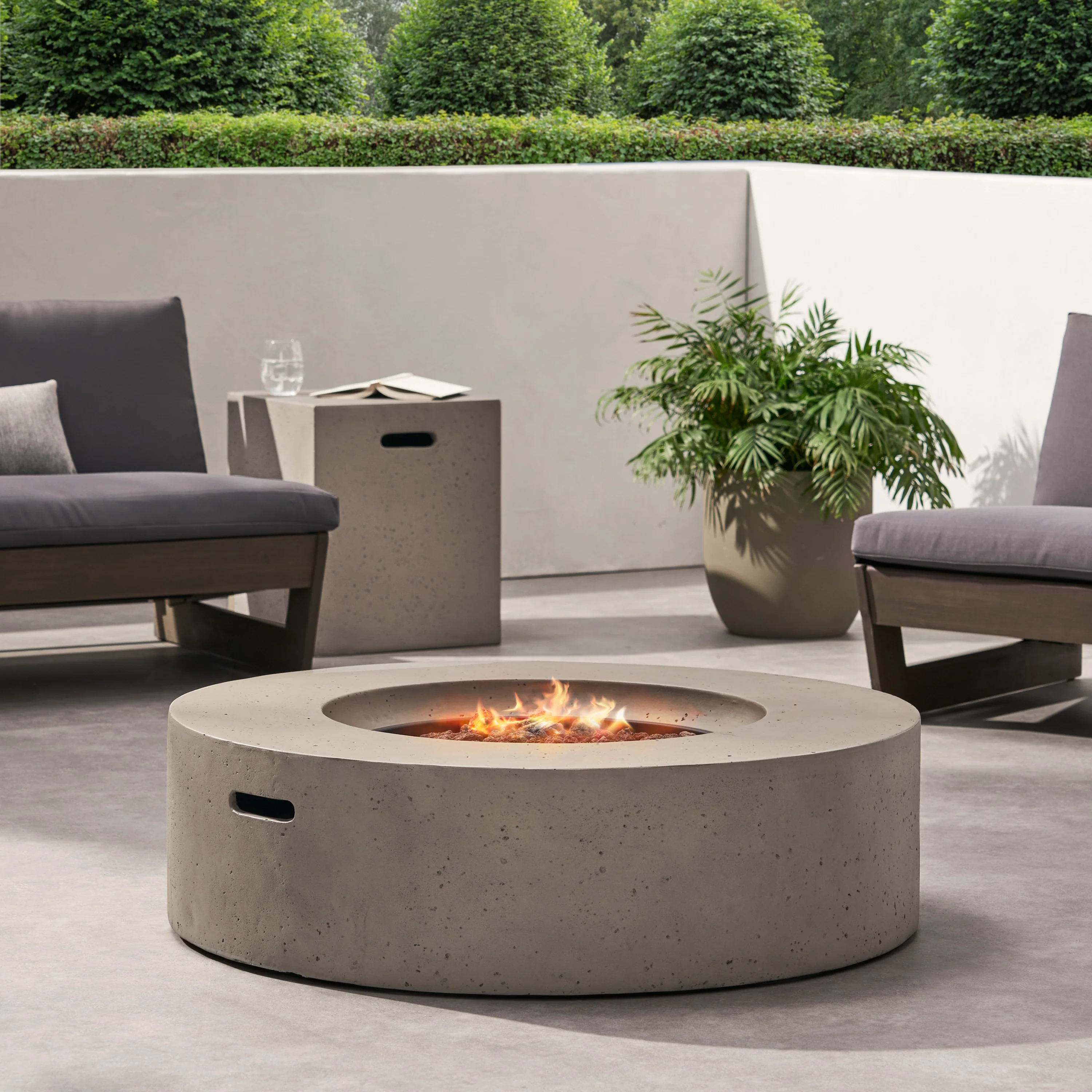 Hearth Circular 50K BTU Outdoor Gas Fire Pit Table with Tank Holder - furnishings