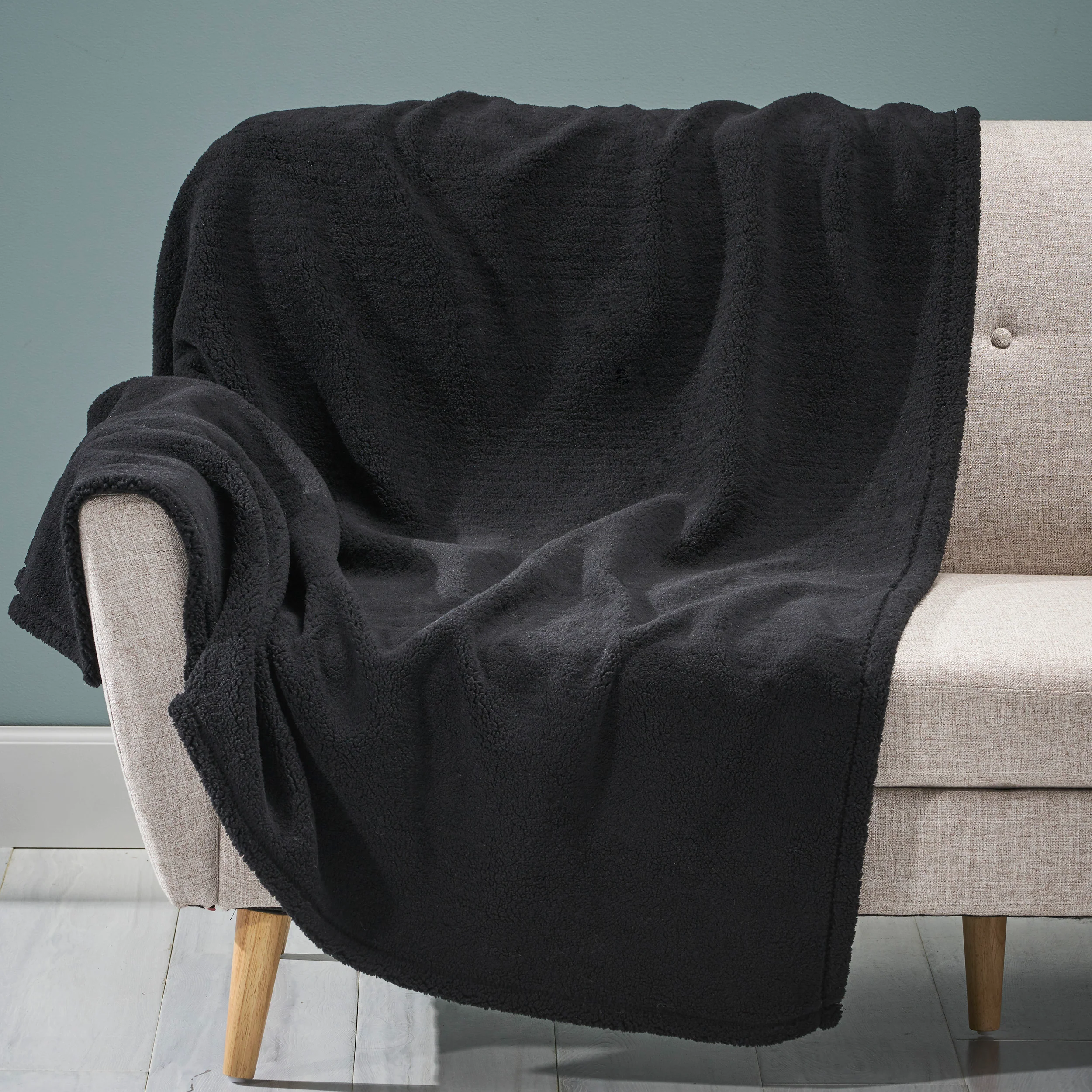 Fern Modern Yarn Throw Blanket, Black - furnishings