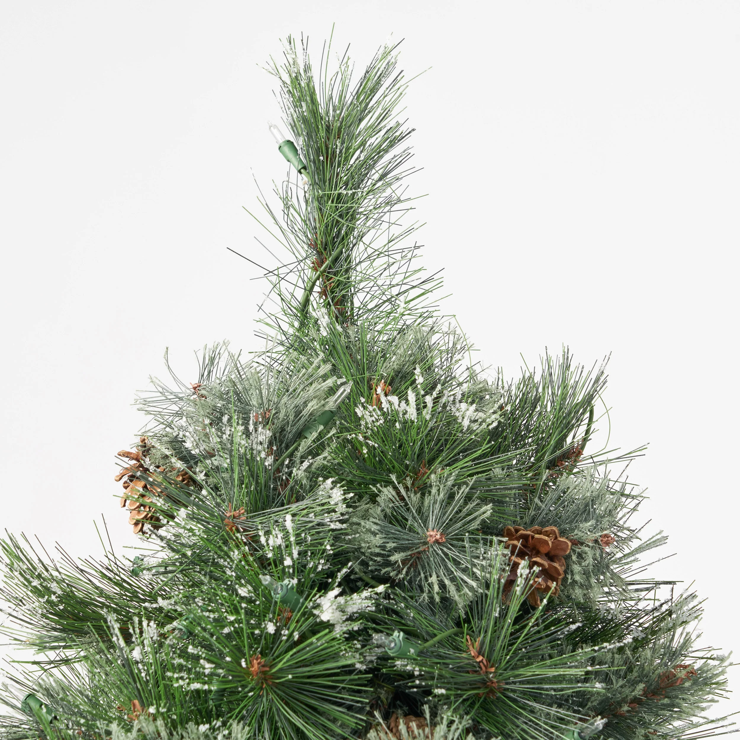 4.5-foot Cashmere Pine and Mixed Needles Hinged Artificial Christmas Tree with Snowy Branches and Pinecones - furnishings
