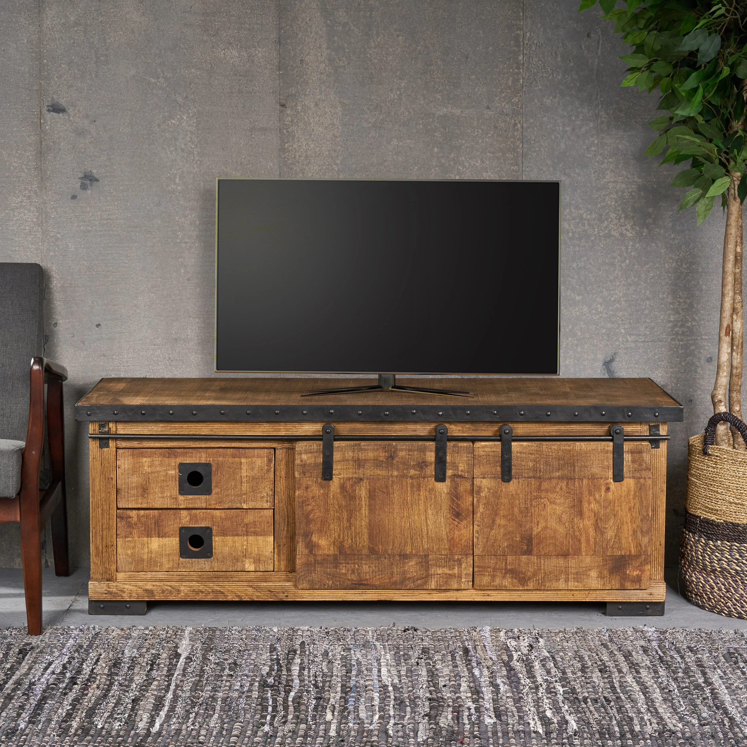 Madge Farmhouse Wood'n'Metal Drawers & Shelves TV Stand - furnishings