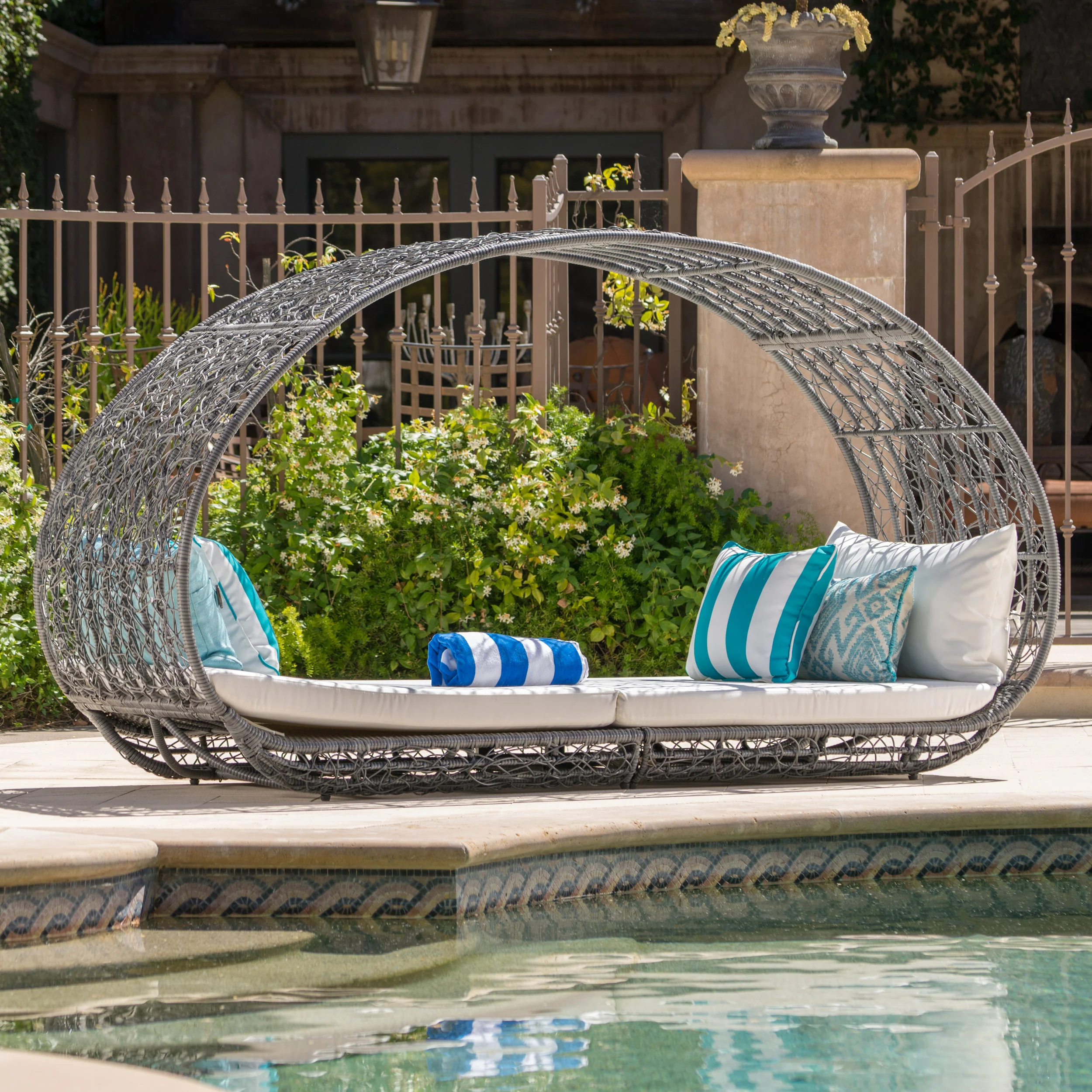 Abigal Outdoor Wicker Daybed with Cushion - furnishings