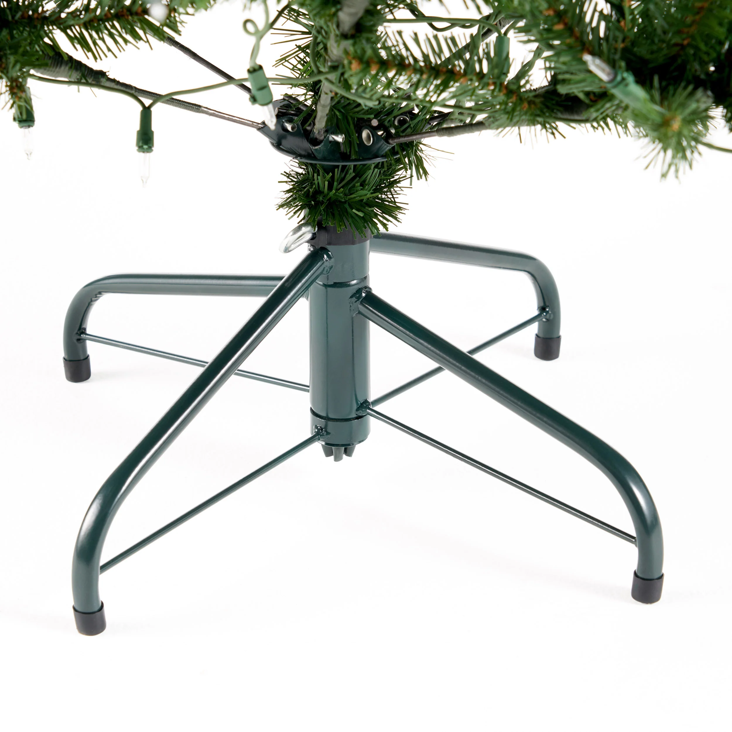 4.5-foot Norway Spruce Hinged Artificial Christmas Tree - furnishings