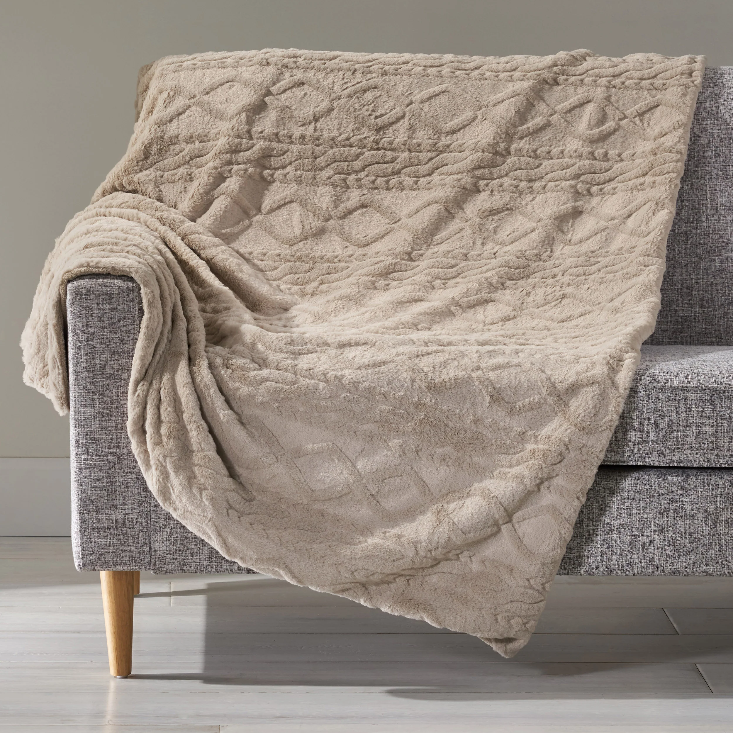 Alric Faux Fur Throw Blanket - furnishings
