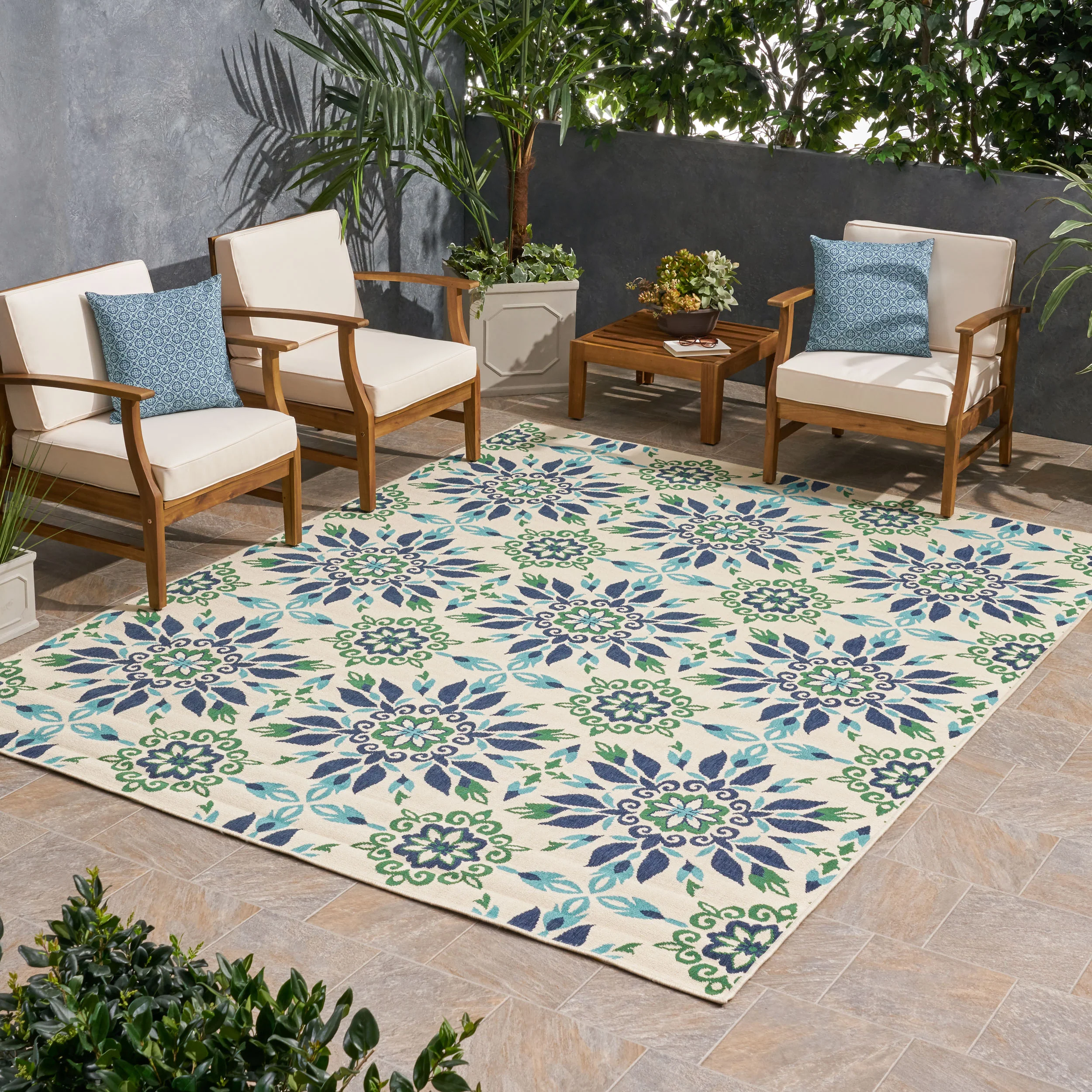 Phoebe Outdoor Medallion Area Rug, Ivory and Blue - furnishings