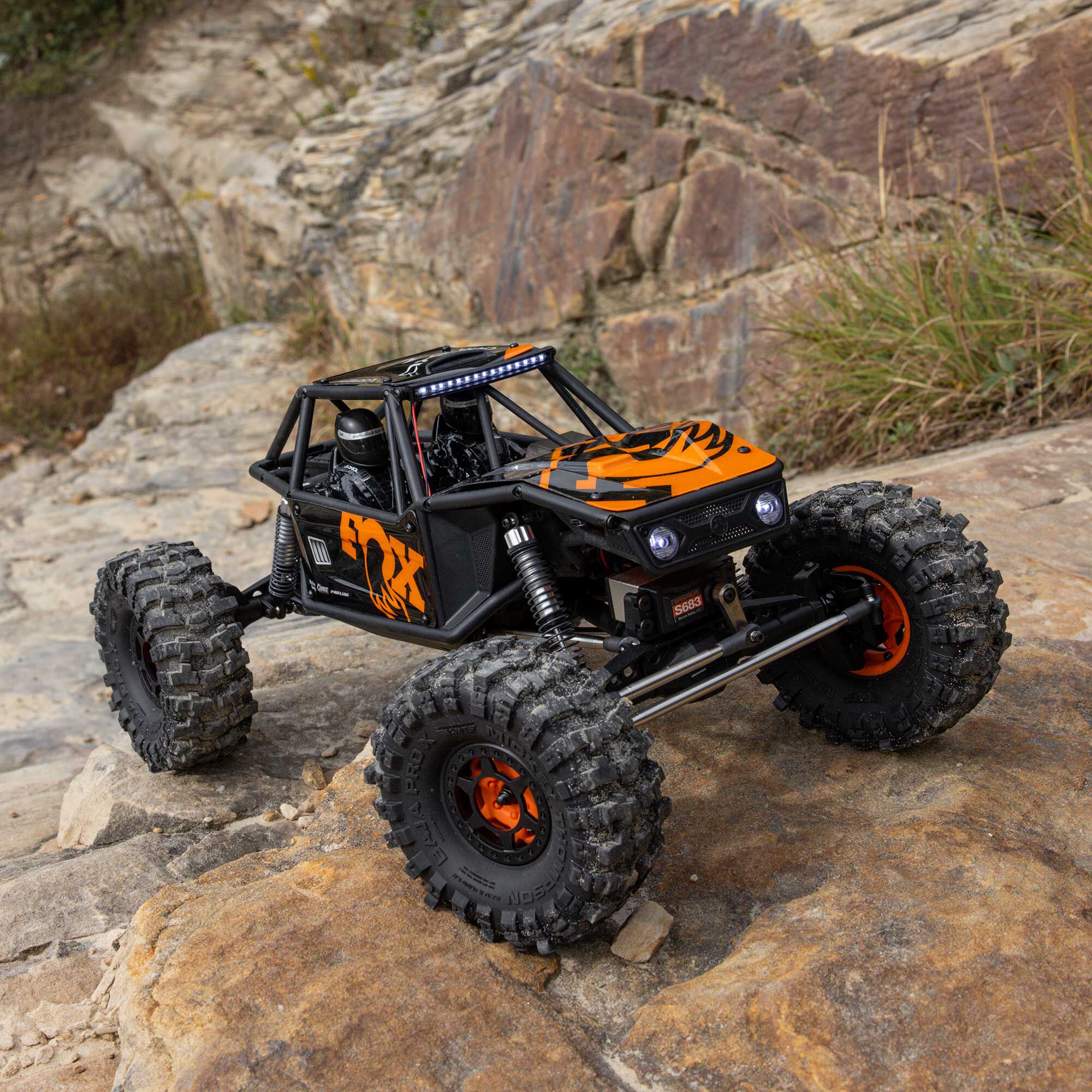 Axial 1/10 UTB10 Capra 1.9 4WS 4X4 Unlimited Trail Buggy Brushed RTR, Orange