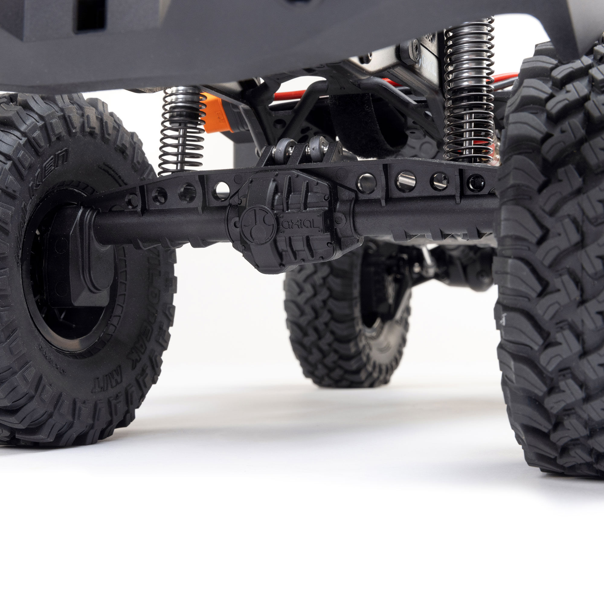 Axial 1/10 SCX10 III Base Camp 4X4 RTR Brushed Rock Crawler, White