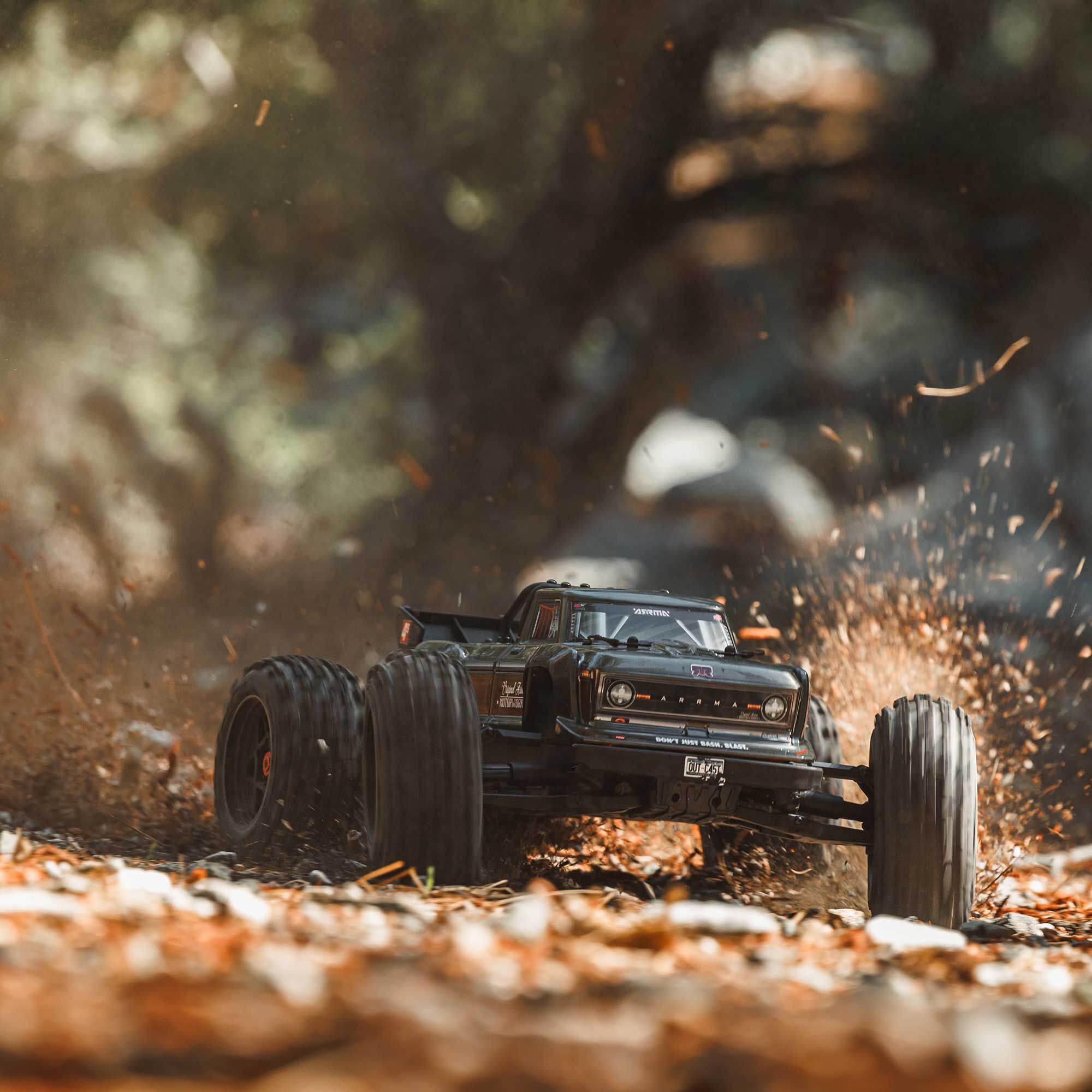 ARRMA 1/10 OUTCAST 4S 4X4 RTR Brushless Stunt Truck, Gun Metal