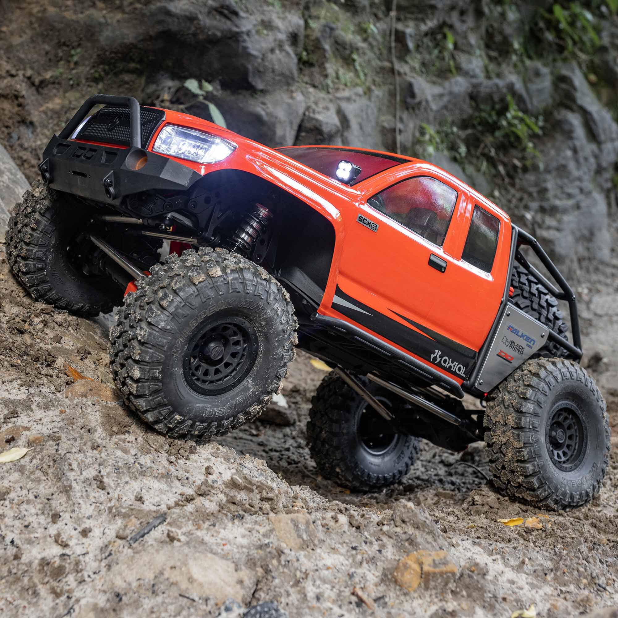 Axial 1/6 SCX6 Trail Honcho 4X4 RTR Brushed Rock Crawler, Red