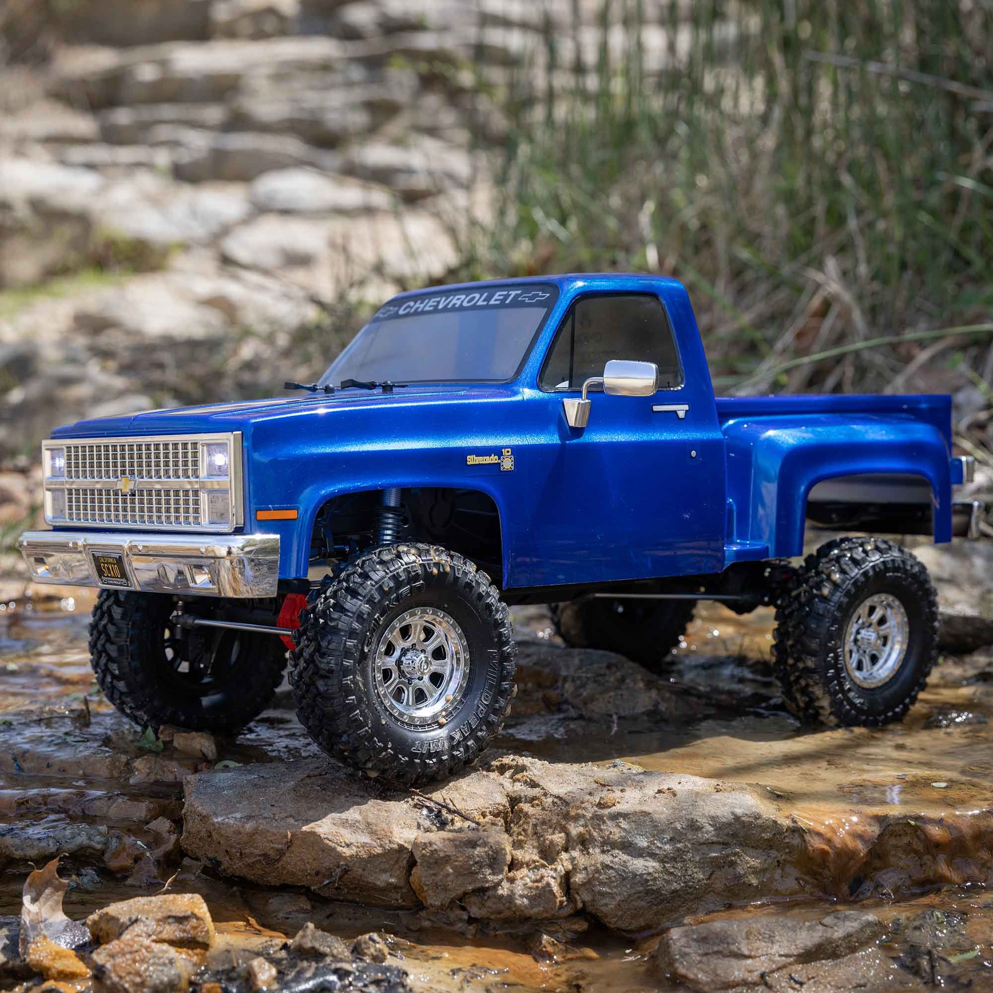 Axial 1/10 SCX10 III Base Camp 1982 Chevrolet K10 4X4 RTR Brushed Rock Crawler, Blue