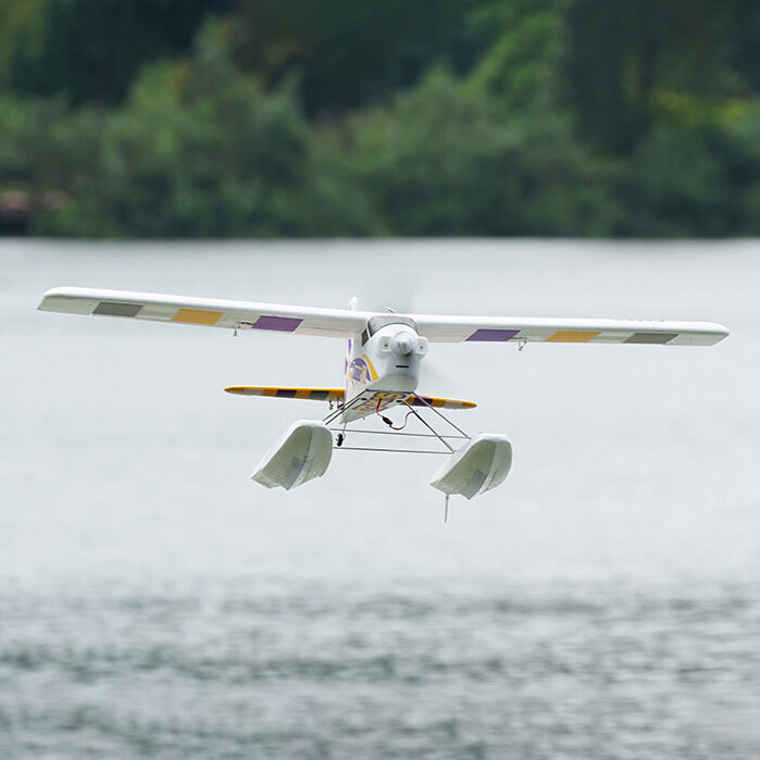 FMS Super EZ PNP 1220mm V4 with Floats and Reflex