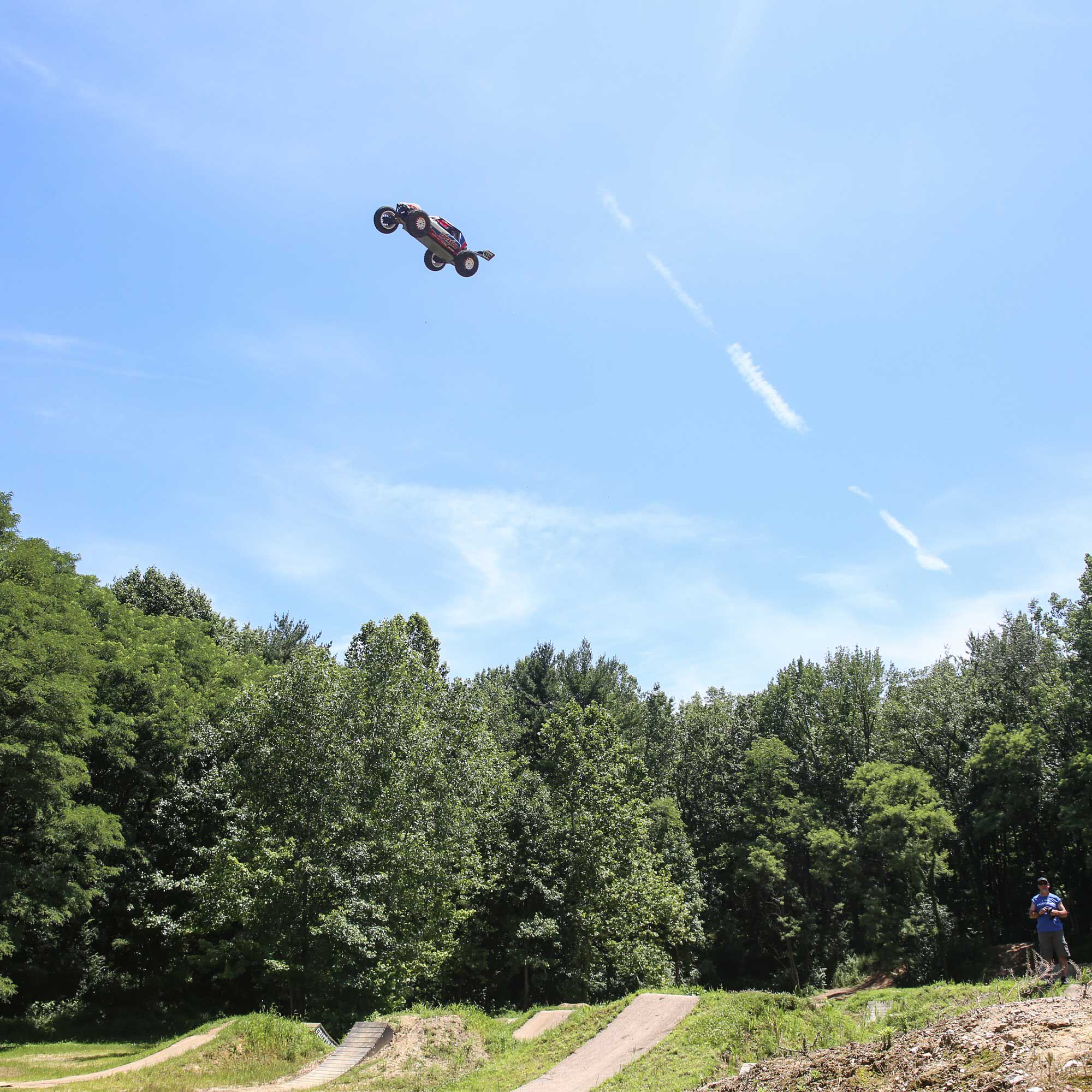 Losi 1/10 Tenacity DB Pro Lucas Oil 3S 4WD RTR Brushless Desert Buggy