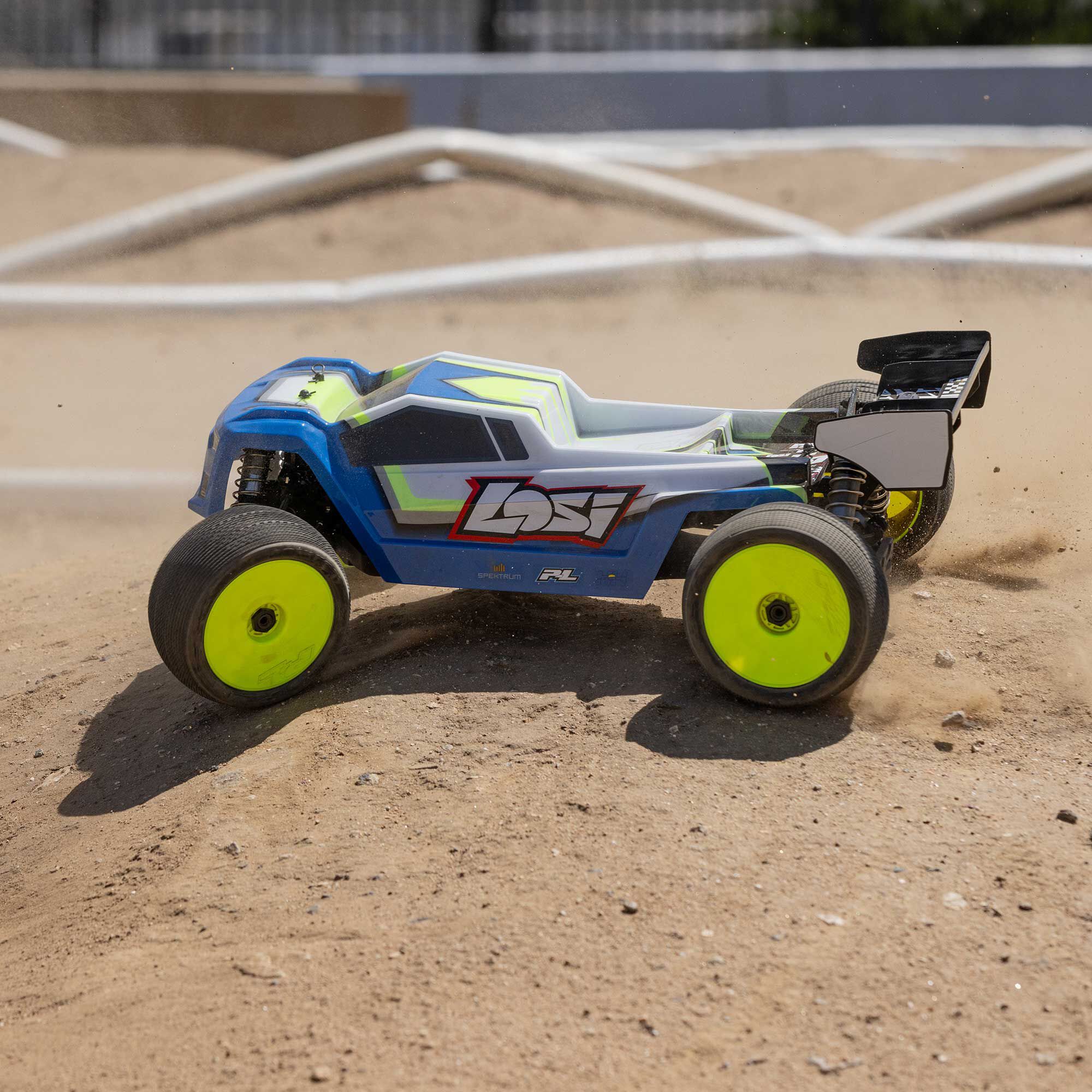 Losi 1/8 8IGHT-XTE 4S 4X4 RTR Brushless Race Truggy, Clear