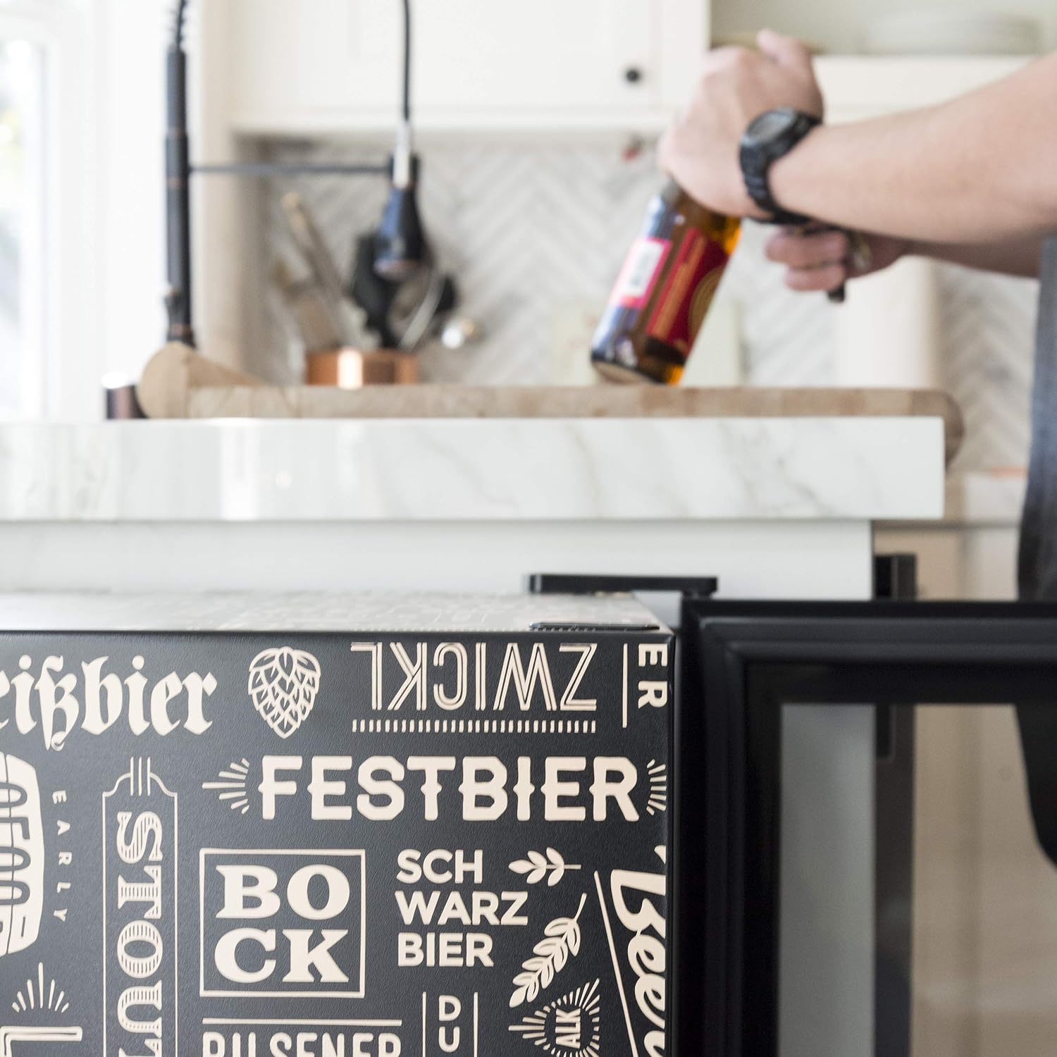 Beverage Refrigerator Cooler | 126 Cans Free Standing with Right Hinge Glass Door | Mini Fridge Beverage Organizer Perfect For Beer, Wine, Soda, And Cooler Drinks