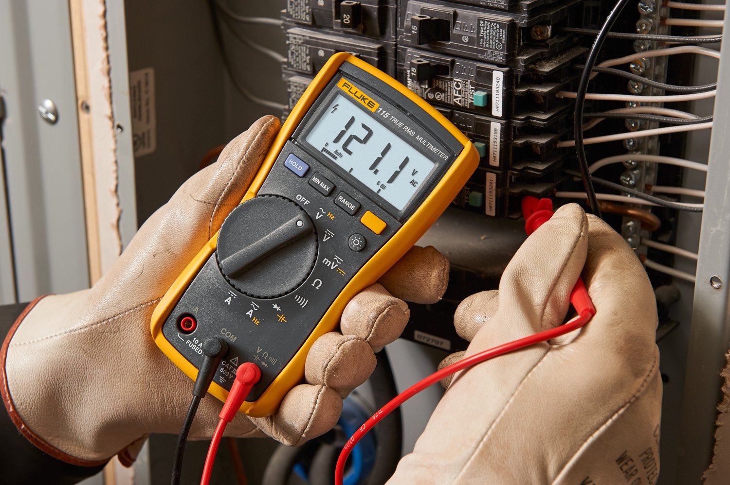Digital Multimeter, Measures AC/DC Voltage To 600 V & Current to 10 A, Measures Resistance, Continuity, Frequency & Capacitance, Includes Battery