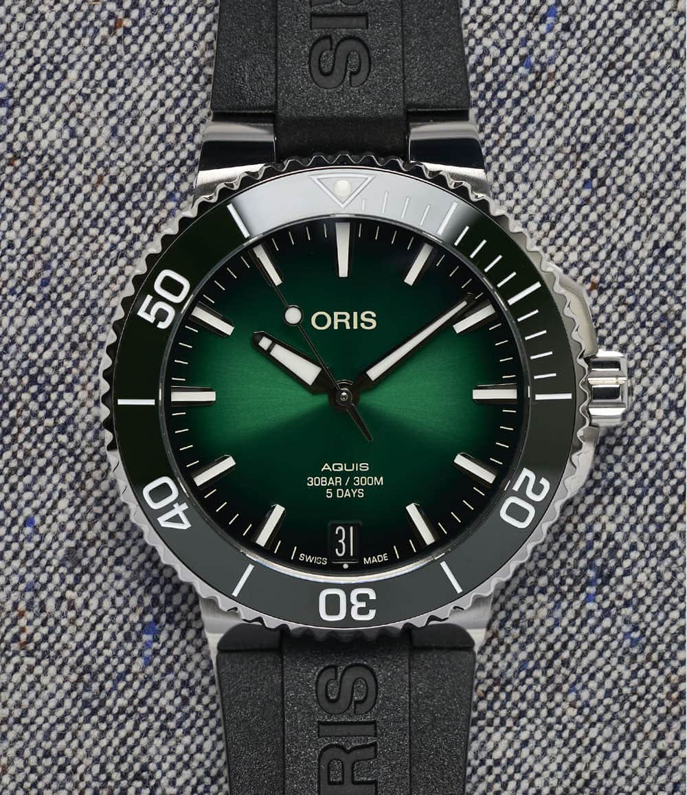 Aquis Date Caliber 400 41.5mm