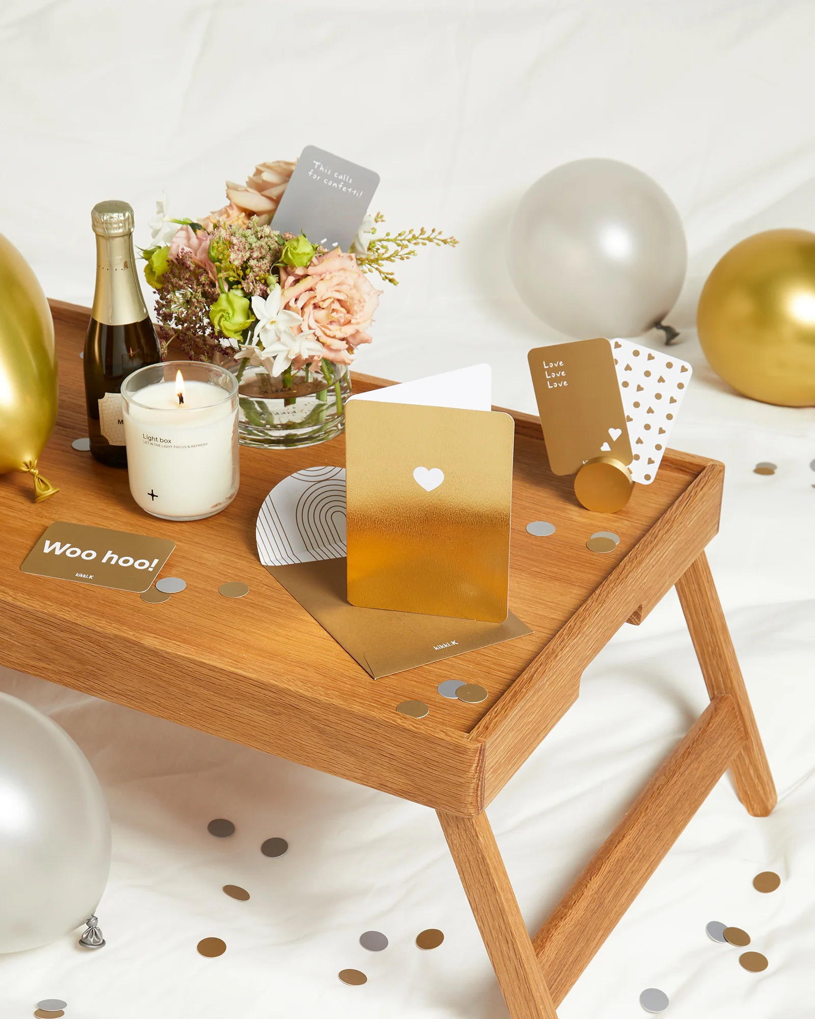 Deskoration Celebrate Love