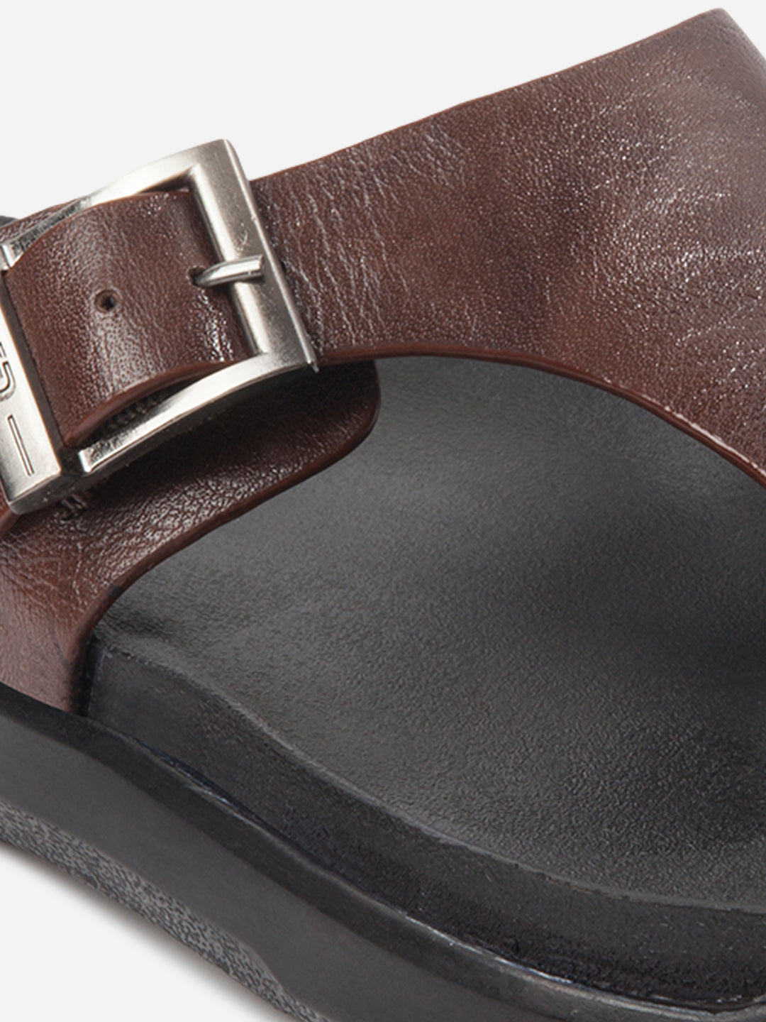 Sandale ergonomice maro din piele naturală, confortabile și durabile pentru utilizare zilnică