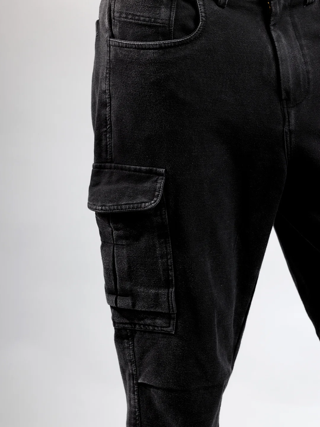 Den Knit Regular Denim Jogger In Jet Black
