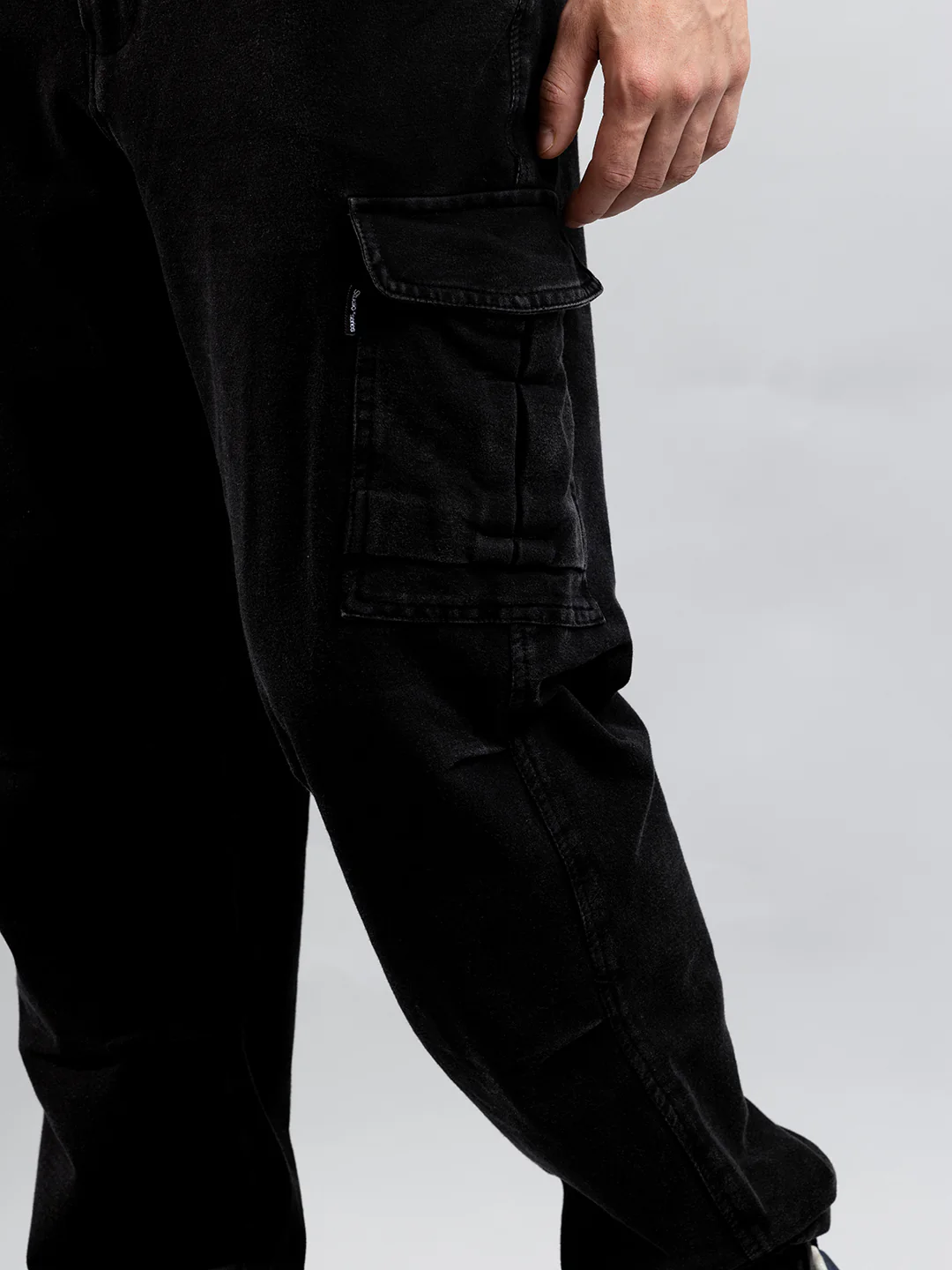 Den Knit Regular Denim Jogger In Jet Black