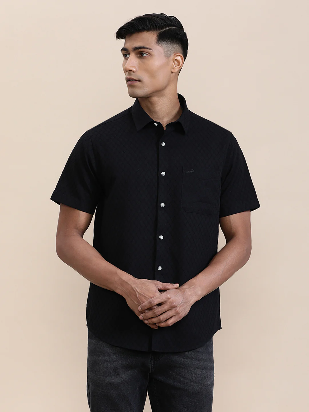 Geometric Shape Self Design Half Sleeve Shirt