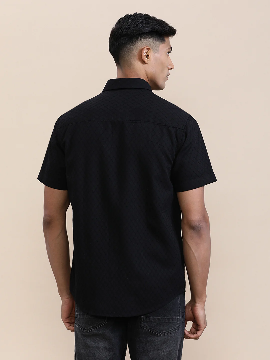 Geometric Shape Self Design Half Sleeve Shirt