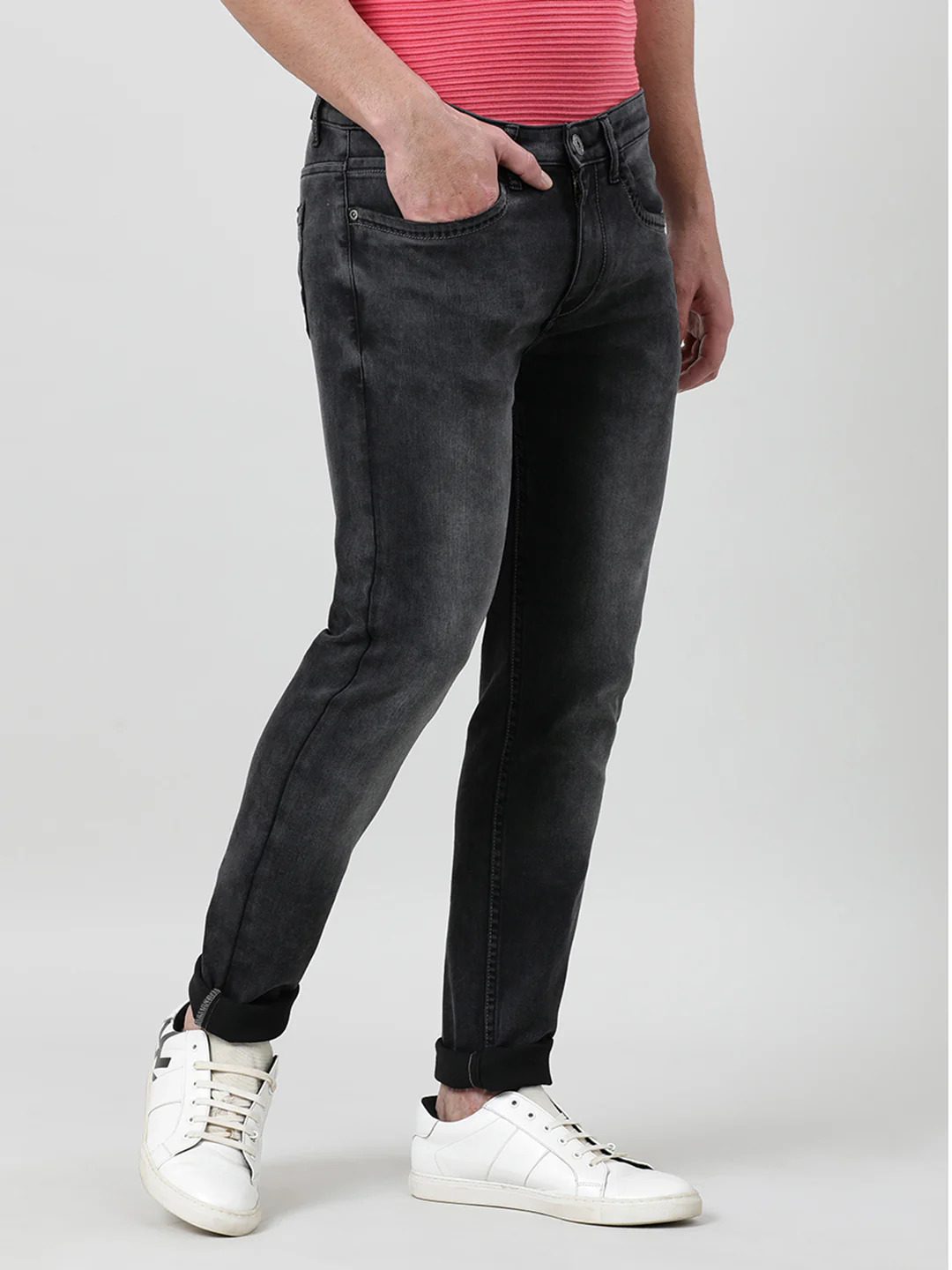 Black Solid Mid Rise Slim Tapered Jean
