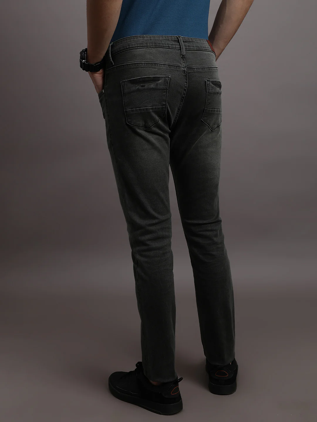 Black Solid Mid Rise Slim Tapered Casual Jean